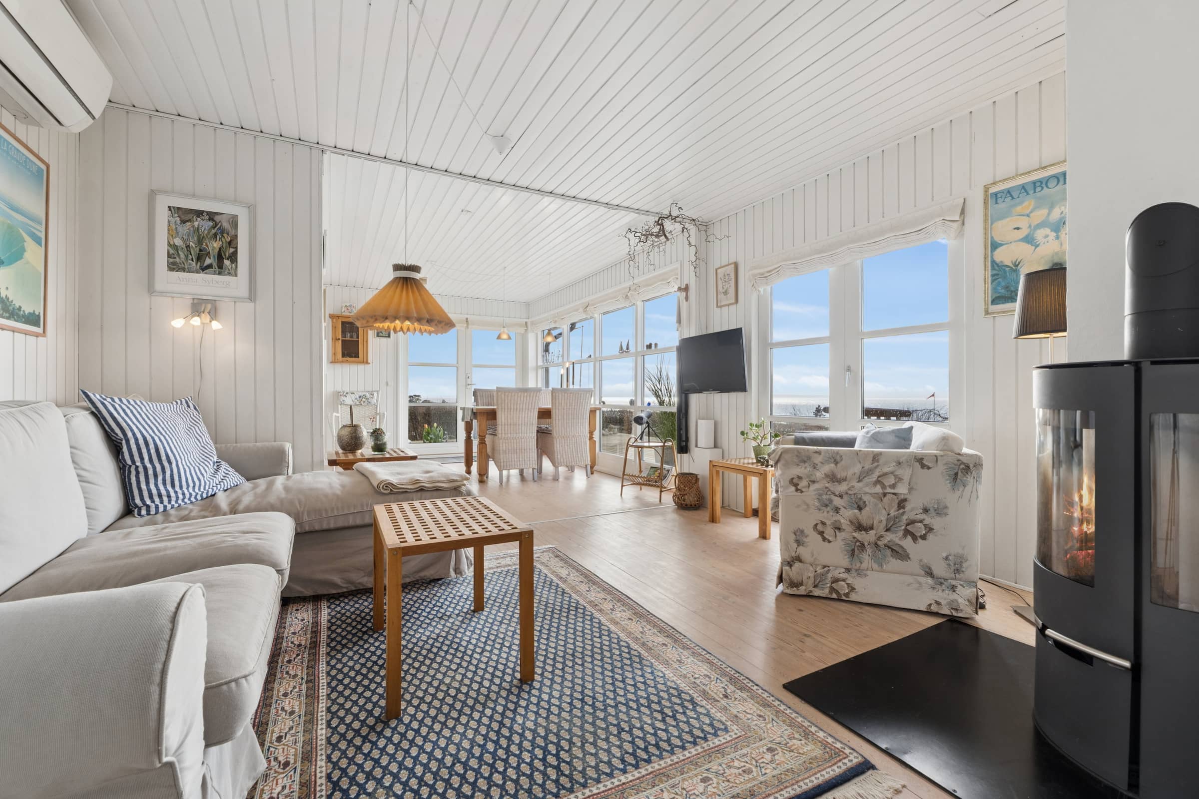 Pragtfuldt sommerhus med panoramaudsigt. billede 5