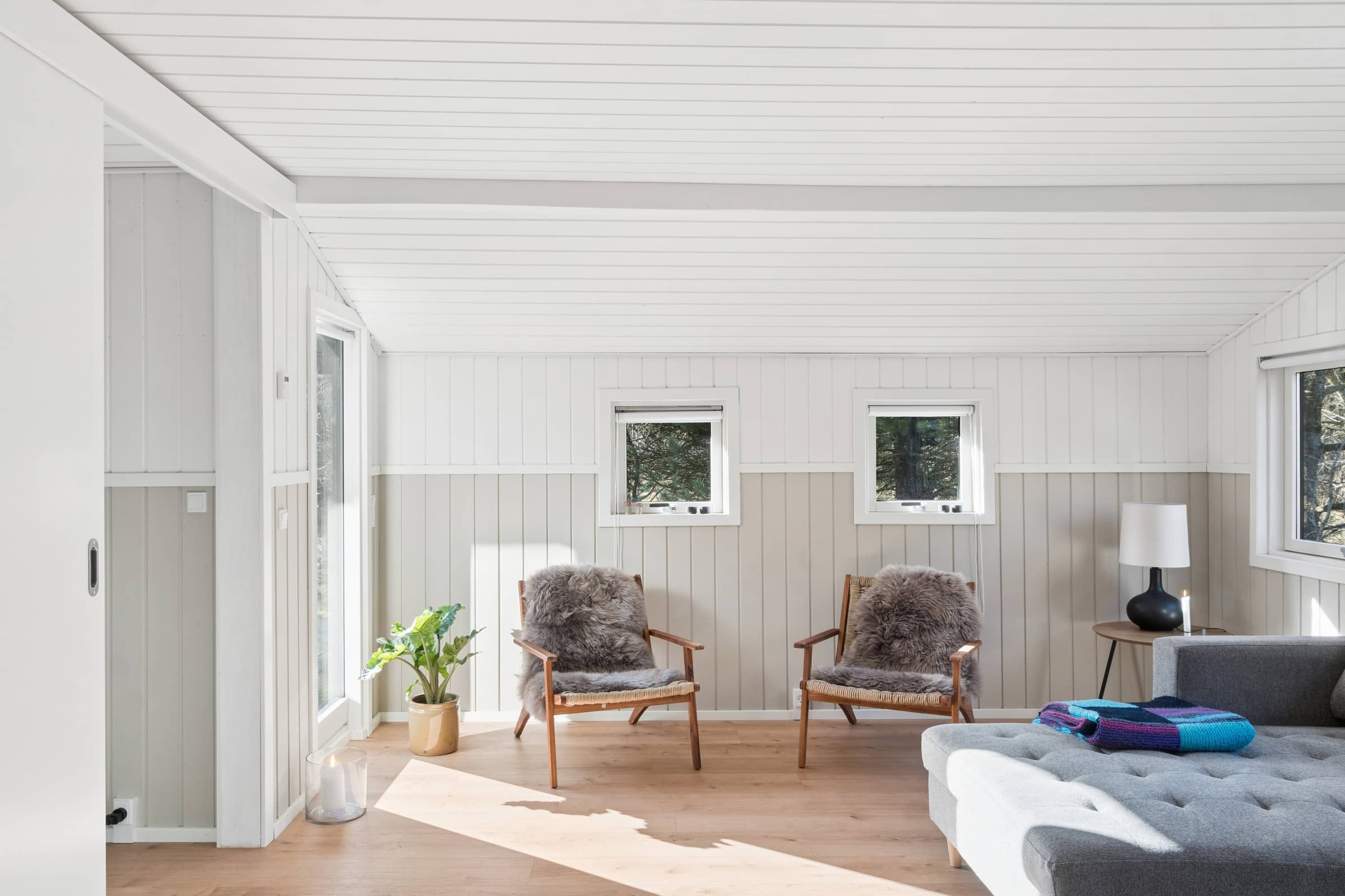 Ny istandsat sommerhus tæt på strand og by. billede 3