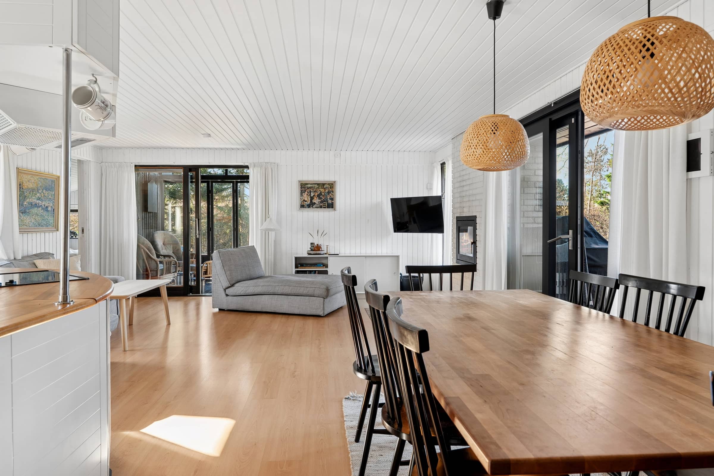 Sommerhus til 2 familier ved vand og boldbaner billede 5
