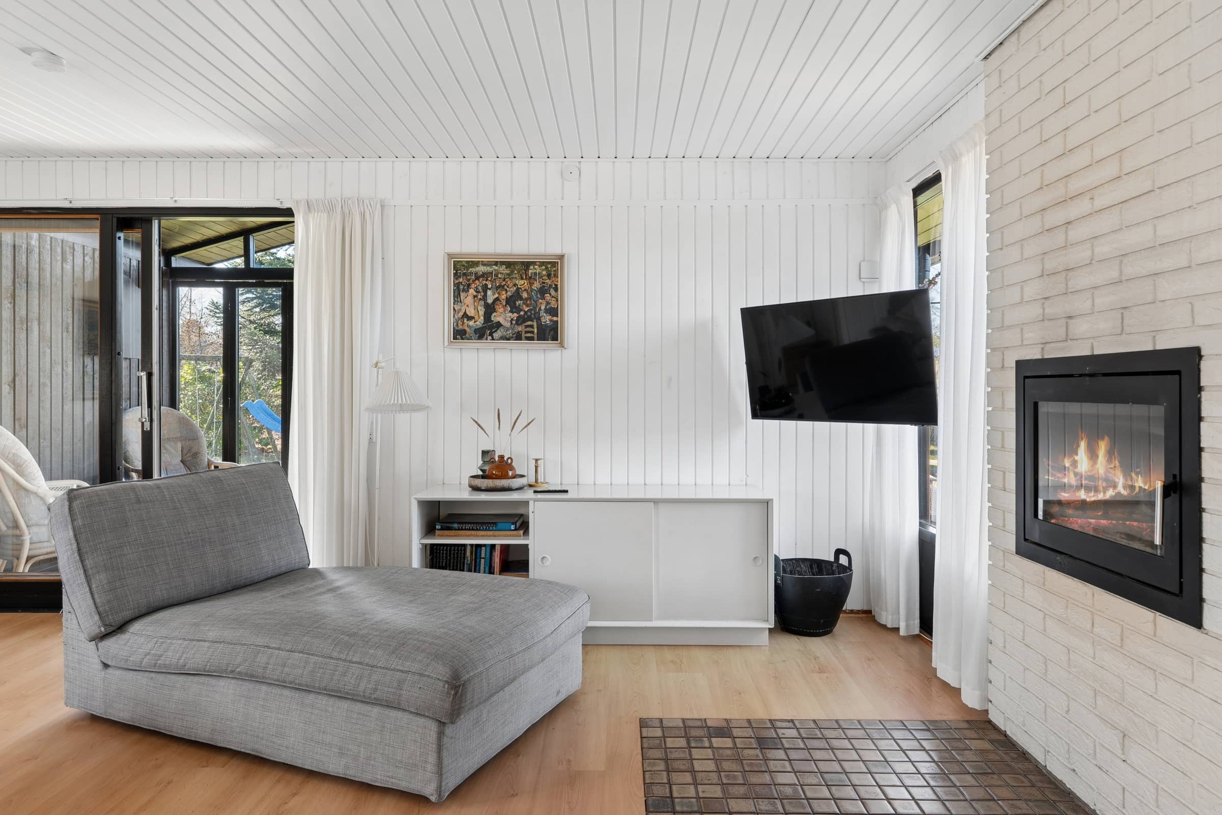 Sommerhus til 2 familier ved vand og boldbaner billede 4