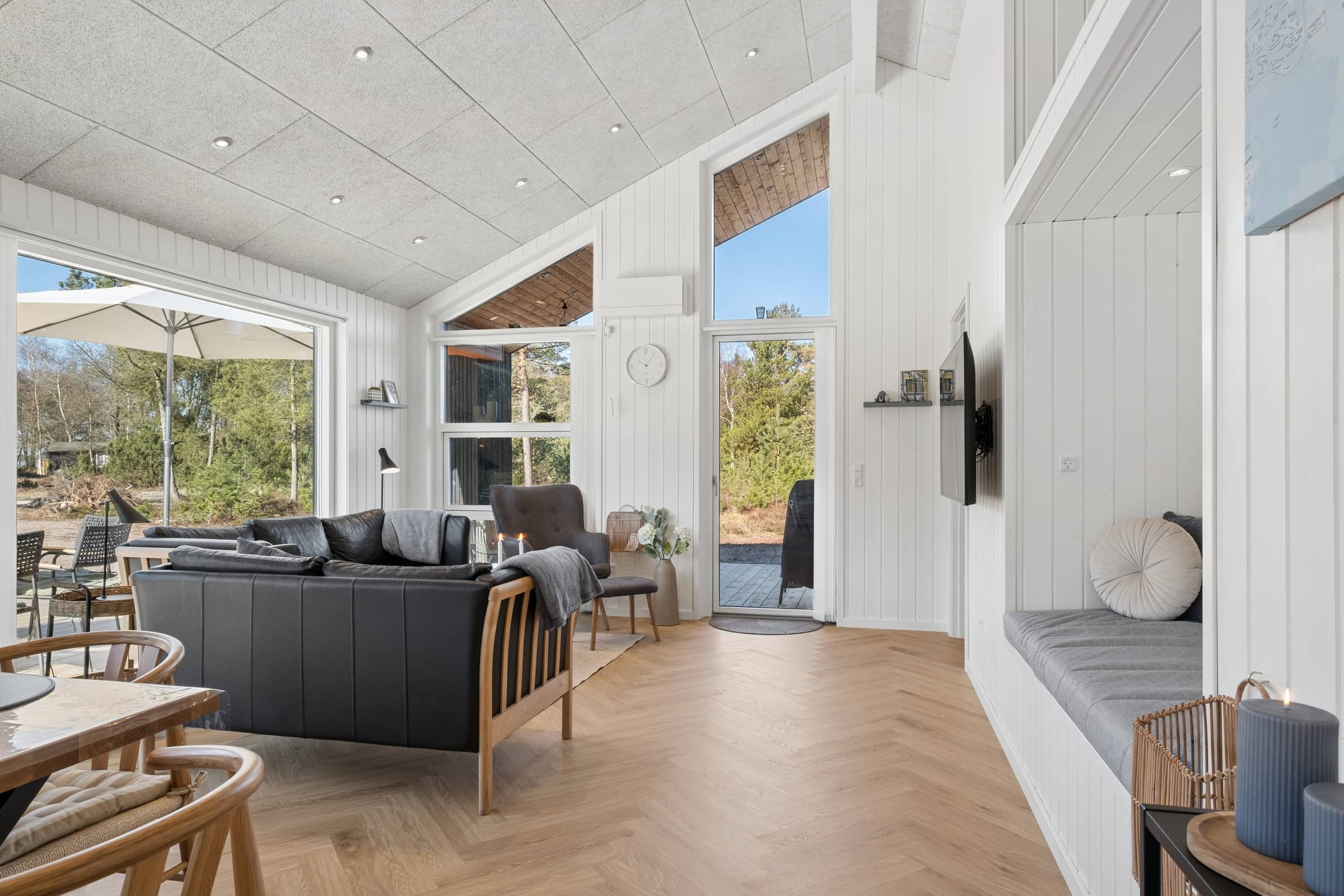 Moderne ferie tæt på fjord og strand billede 3