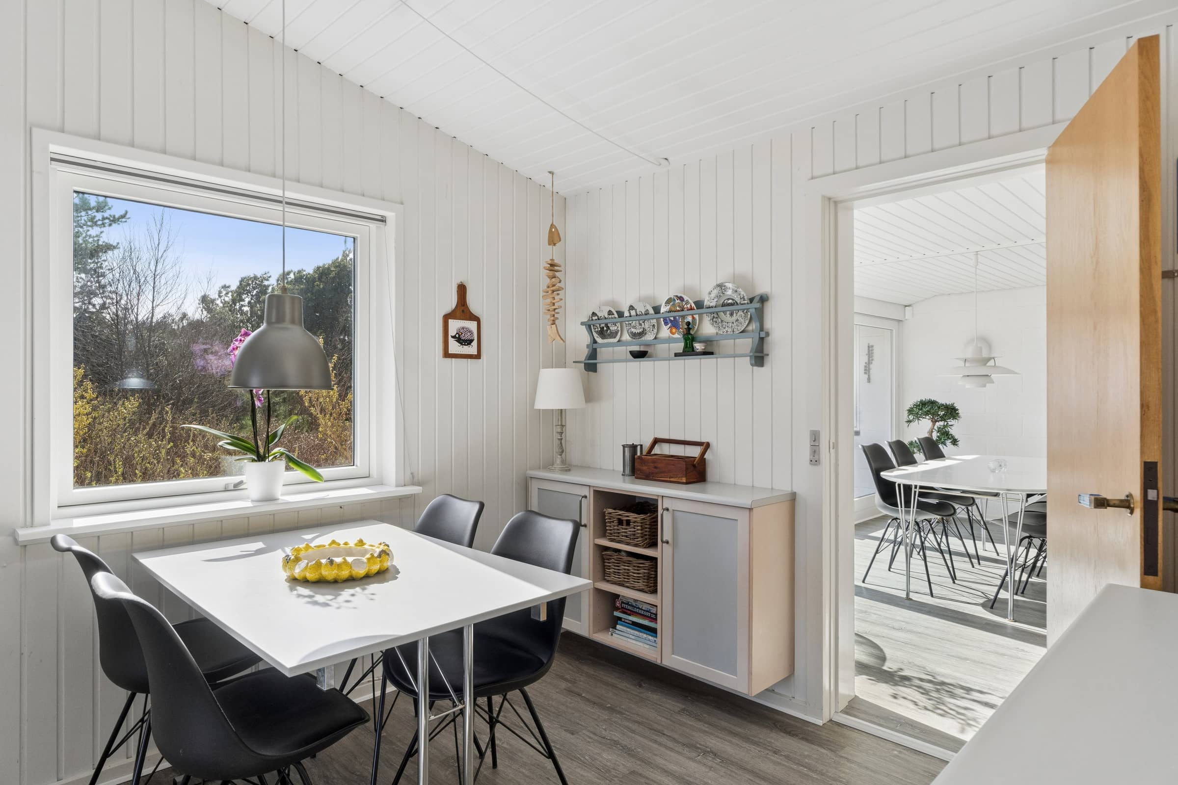 Rummeligt sommerhus 150 meter fra stranden billede 5