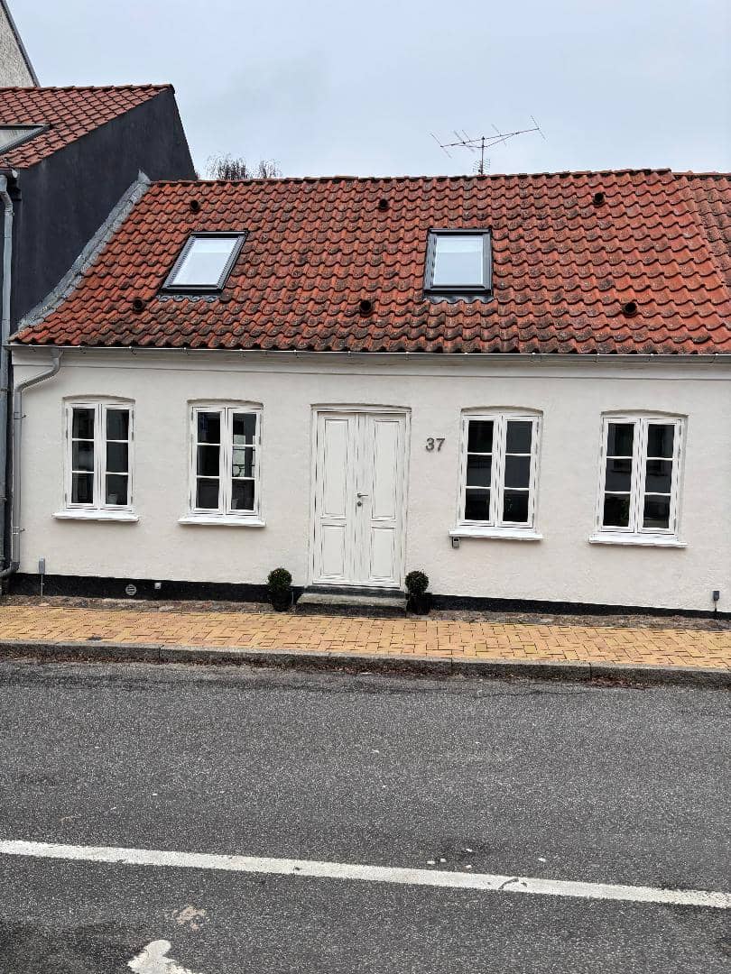 Charmerende byhus midt i Assens billede 4