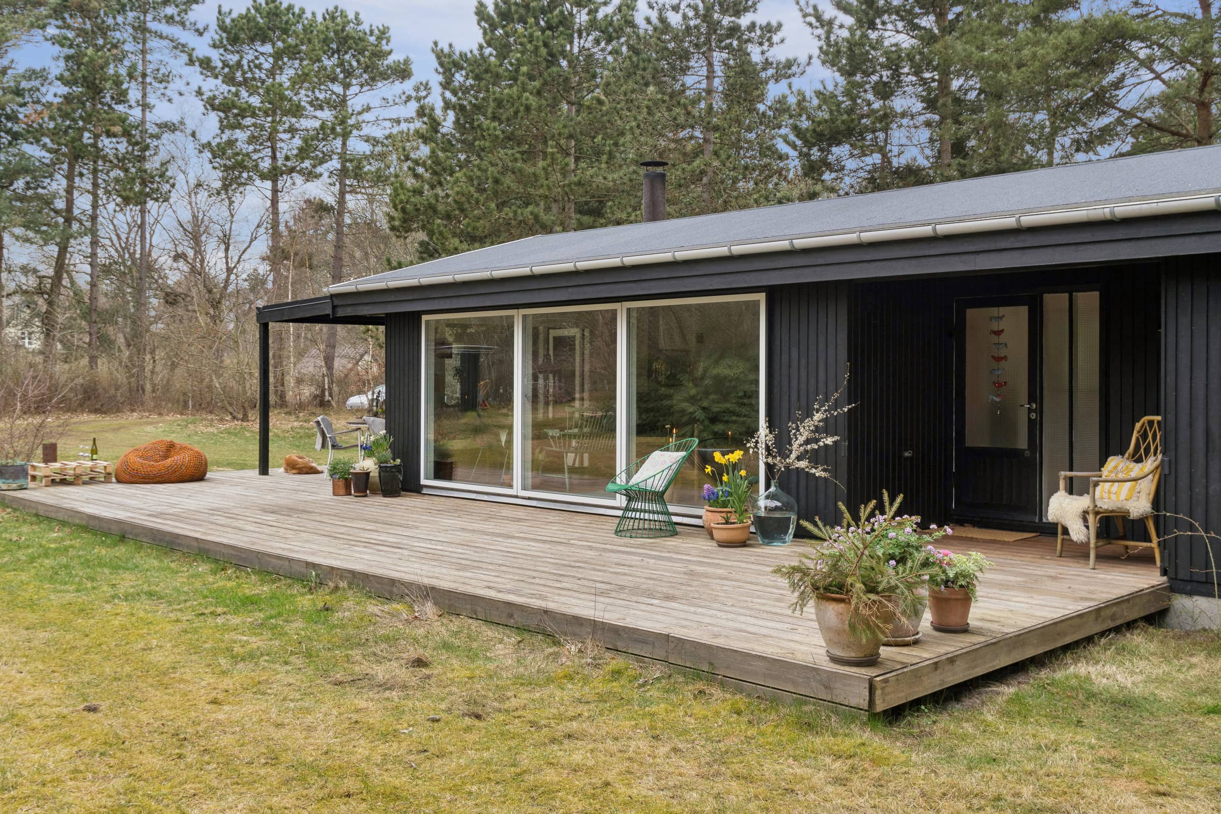 Hyggeligt sommerhus med plads til leg for alle  billede 2