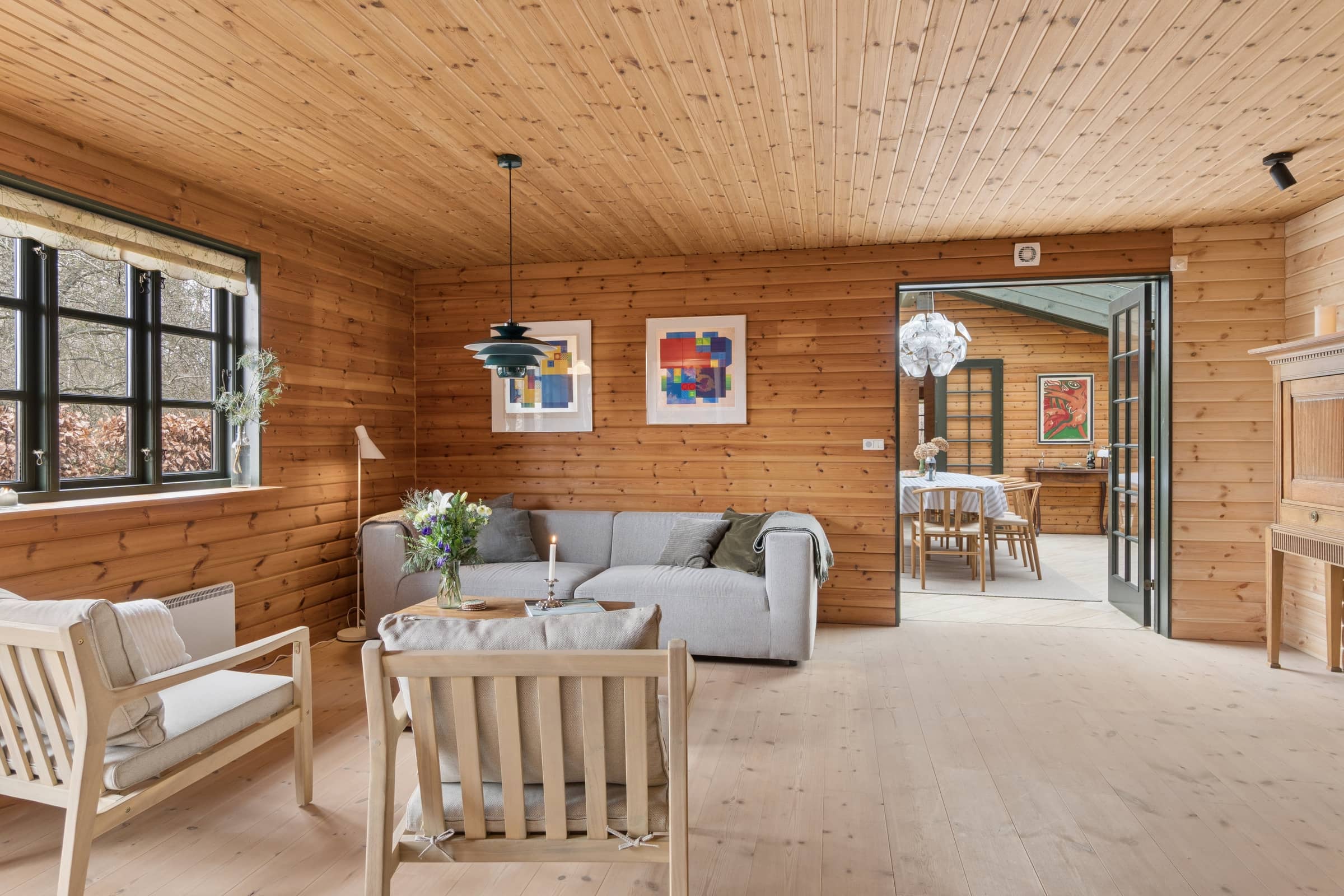 Idyllisk sommerhus med sauna og pejs nær strand billede 4
