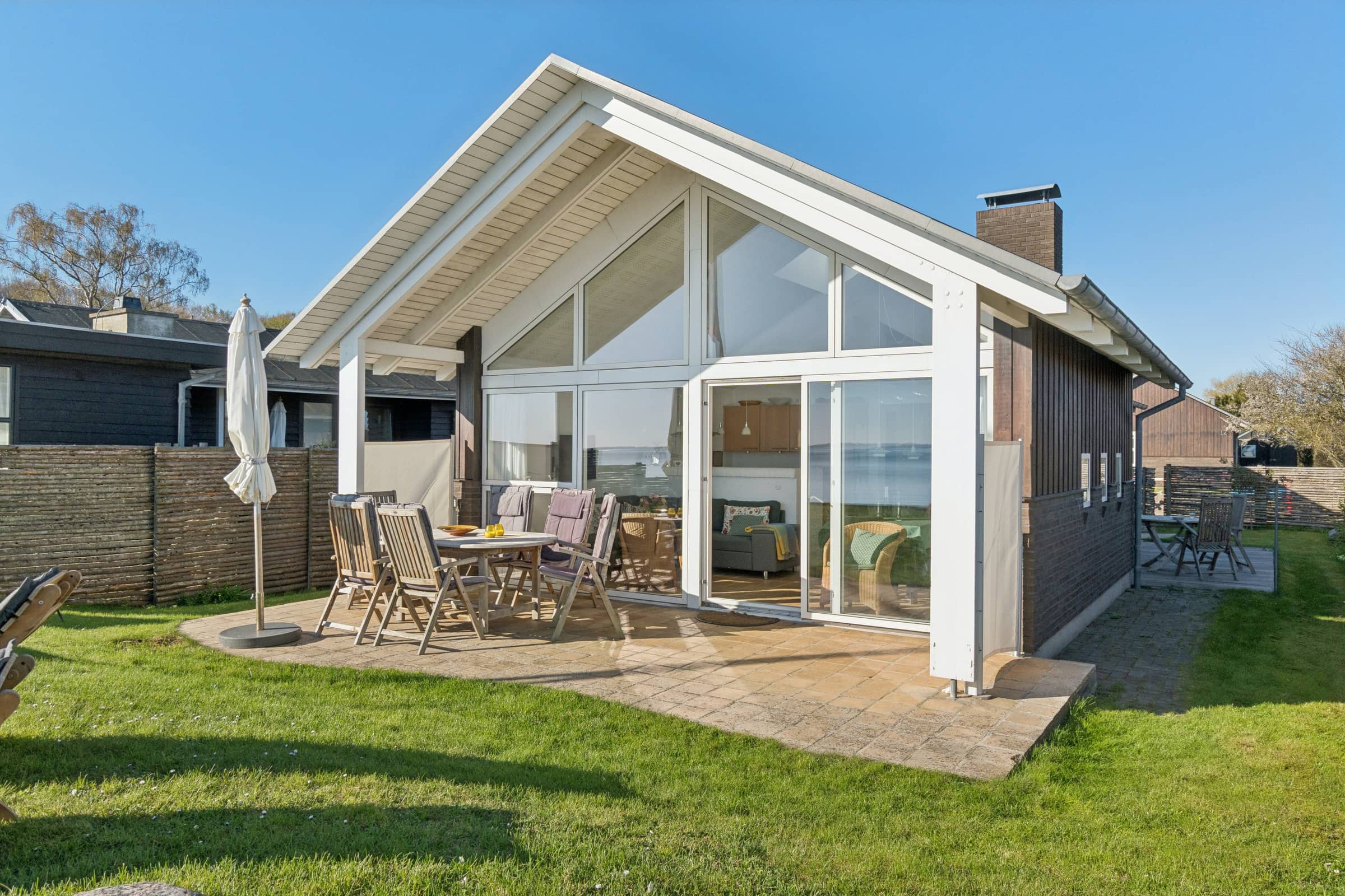 Lækkert sommerhus på strandgrund billede 2