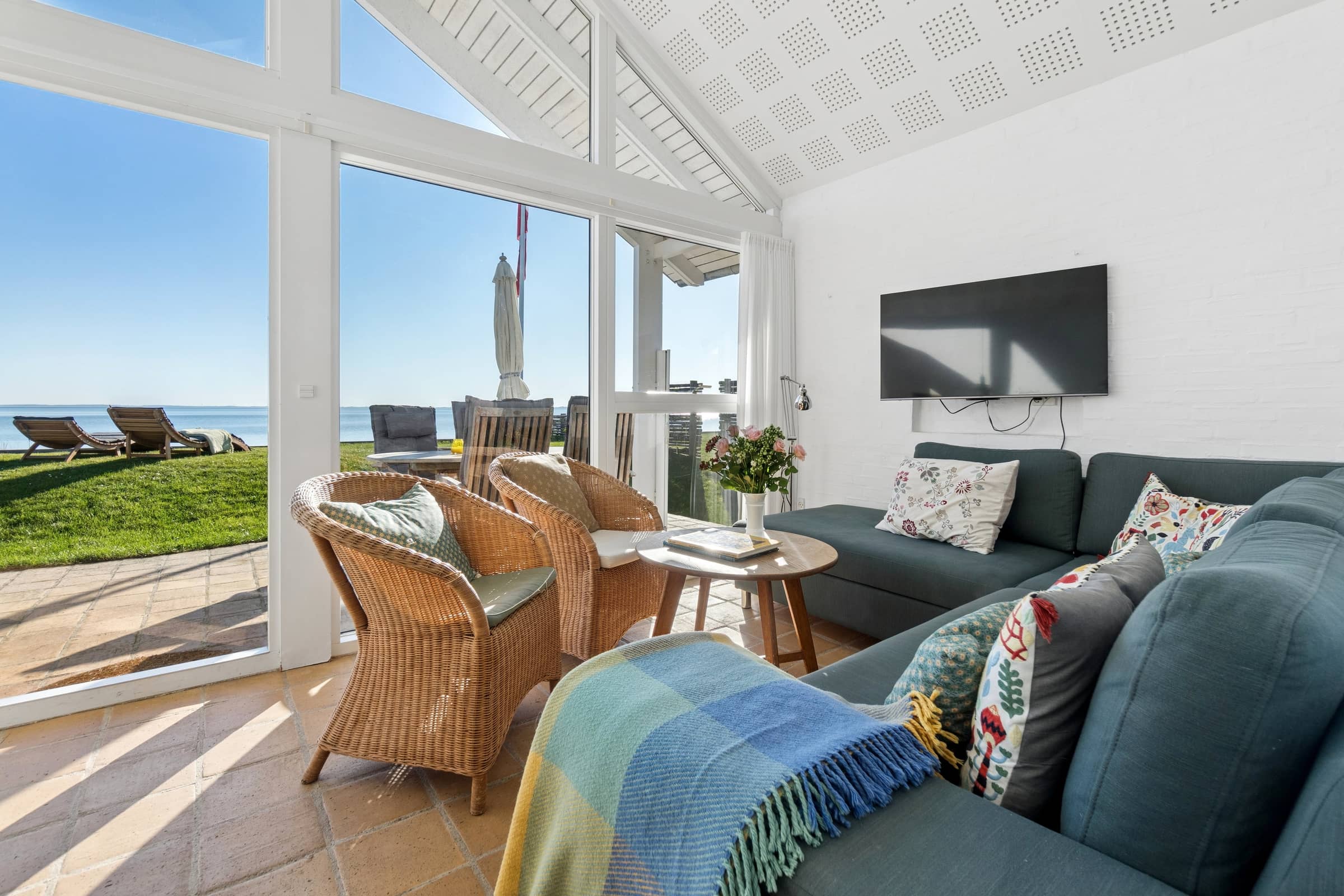 Lækkert sommerhus på strandgrund billede 4