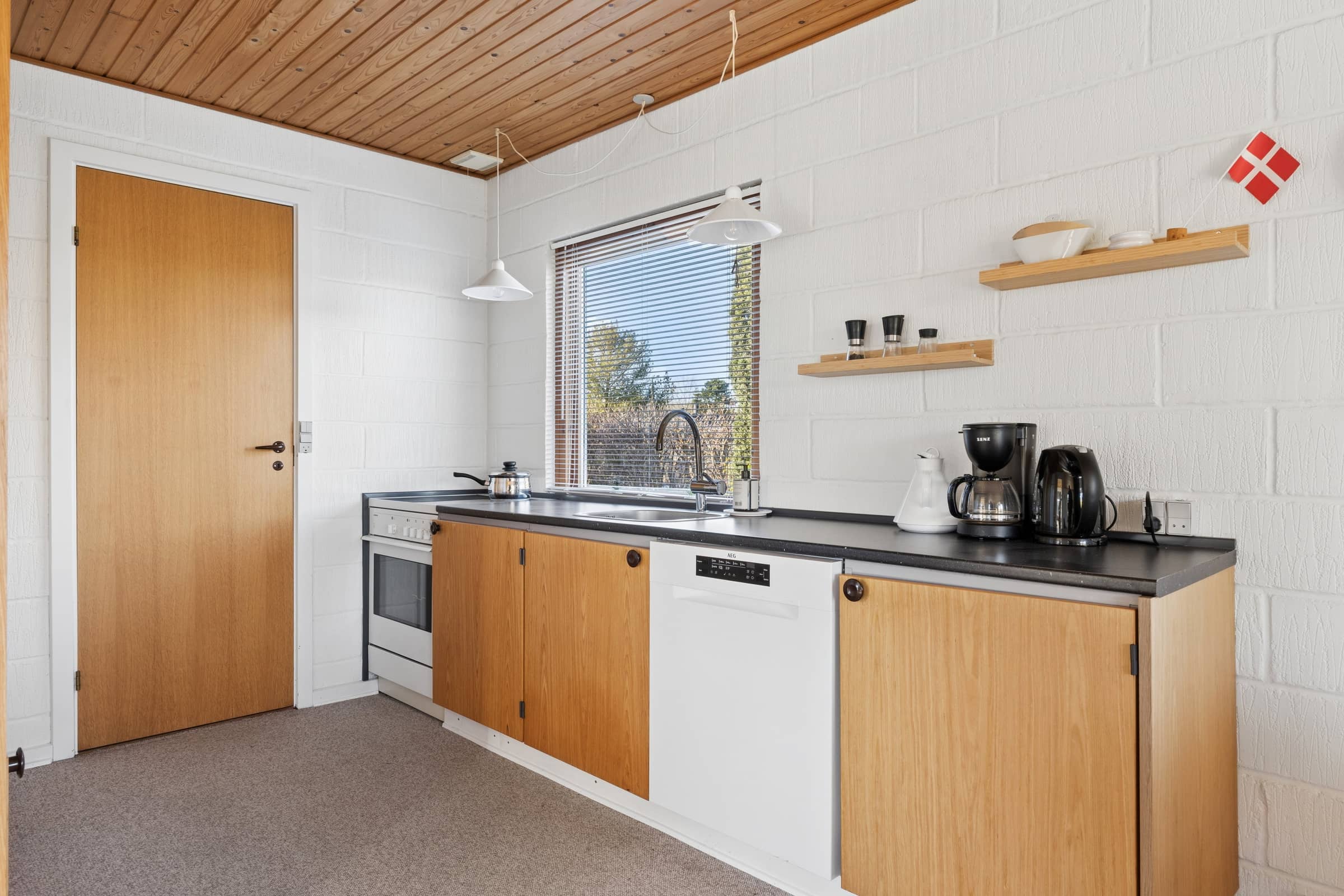Hyggeligt sommerhus til 6 pers. tæt på strand/hav billede 5
