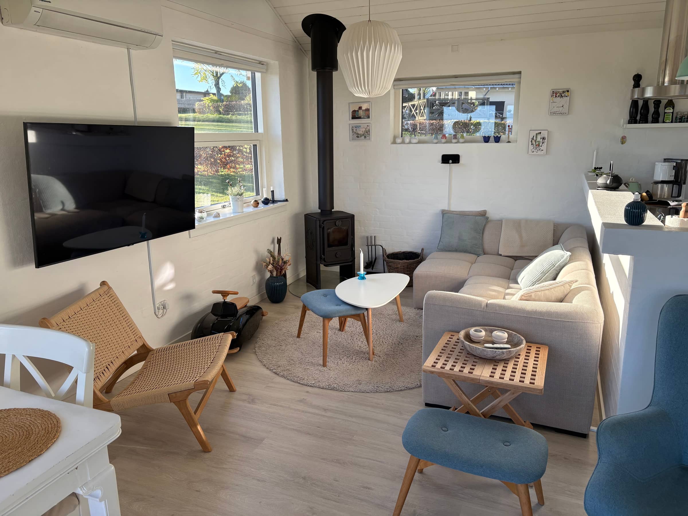 Skønt, ugeneret sommerhus nær strand billede 4