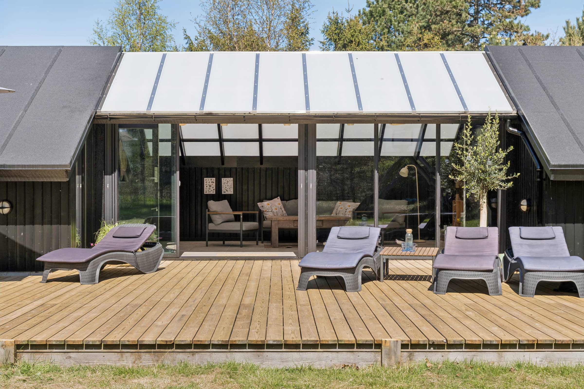 Stort sommerhus nær strand og Rørvig Havn billede 2