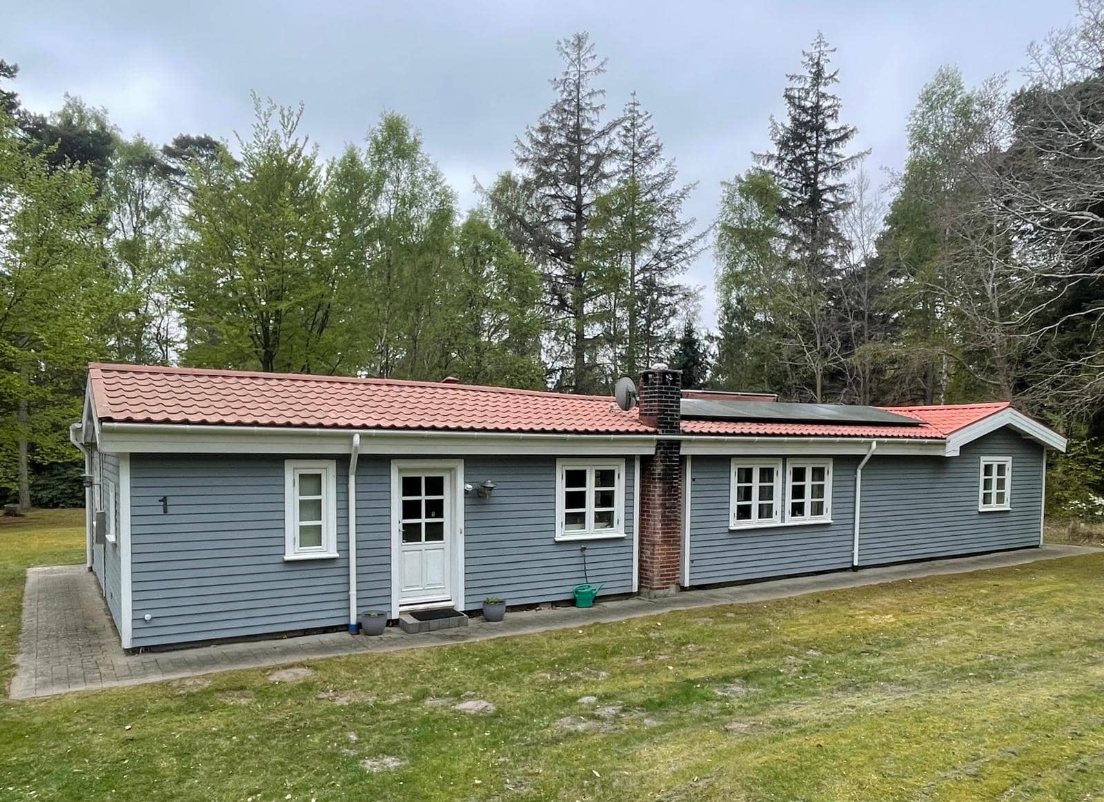Feriehus i gå-afstand til indkøb og restaurant billede 2