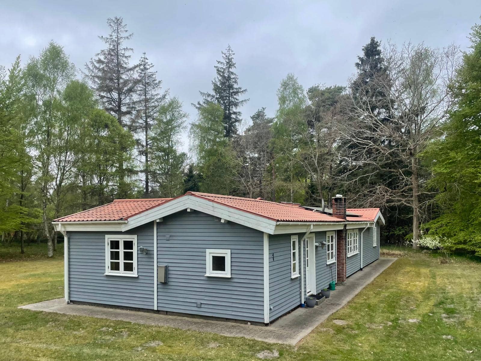 Feriehus i gå-afstand til indkøb og restaurant billede 3
