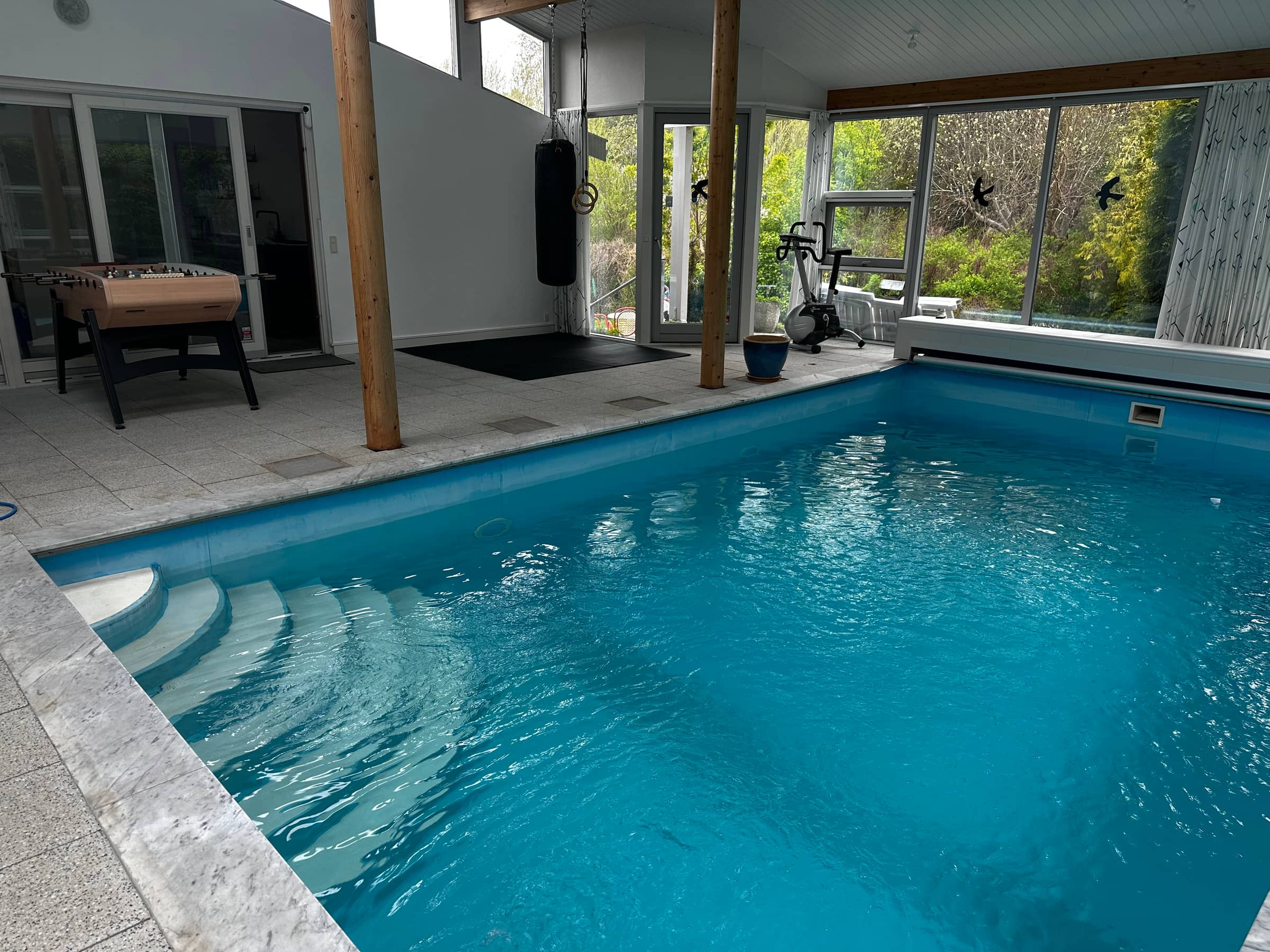 Hyggeligt poolsommerhus tæt på sandstrand billede 2