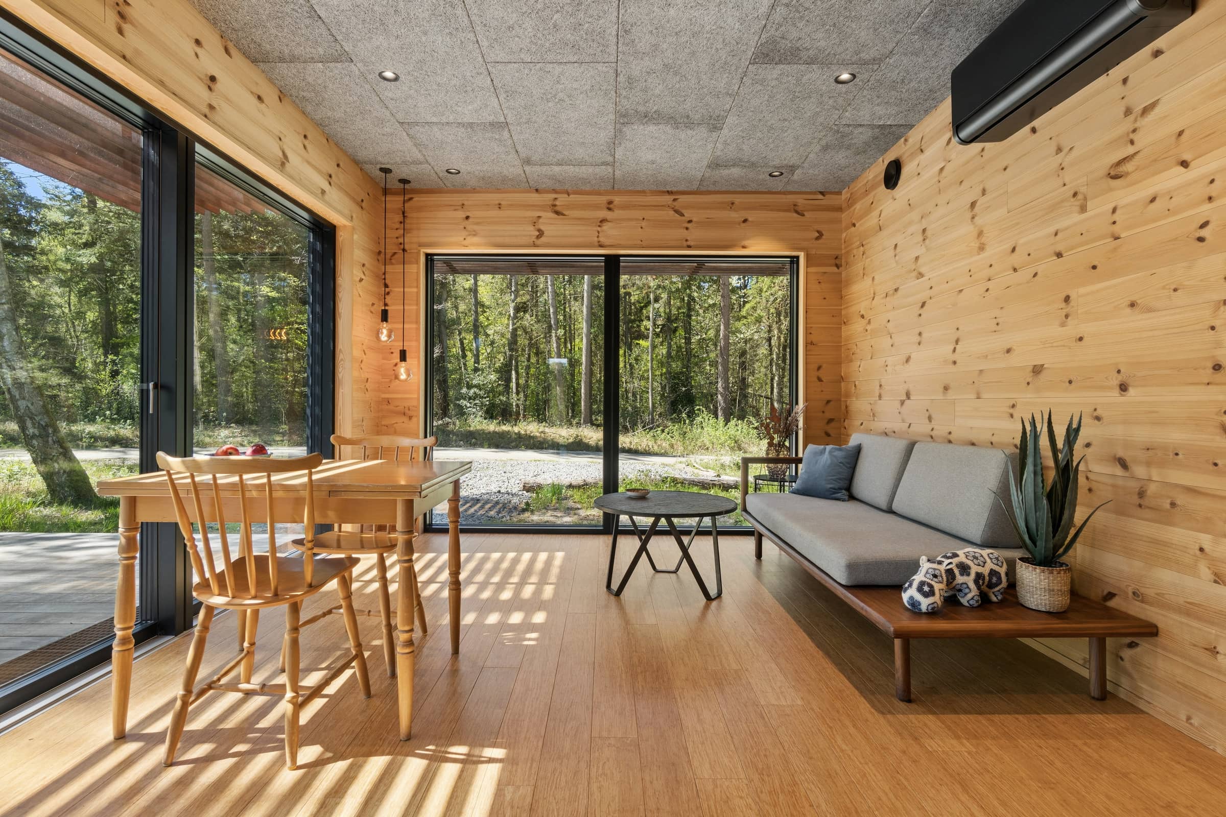 Charmerende tiny house i skov nær hav  ro og fred billede 2