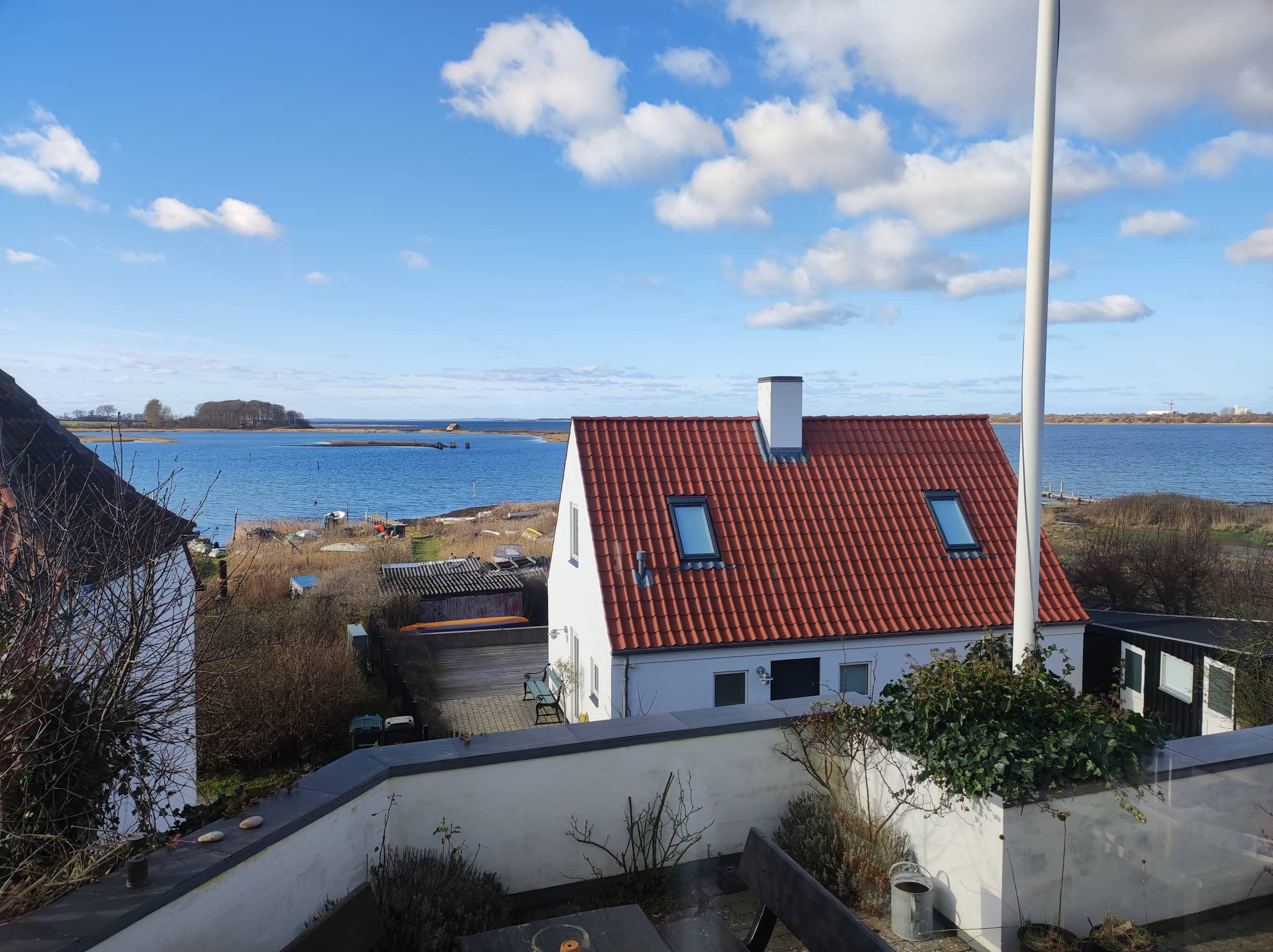 Havudsigt og ro tæt på vandet i Thorøhuse billede 3