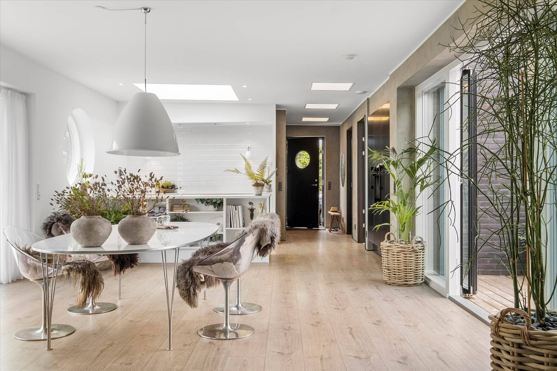 Rummelig arkitekt teget villa med 2 badeværelser  billede 3