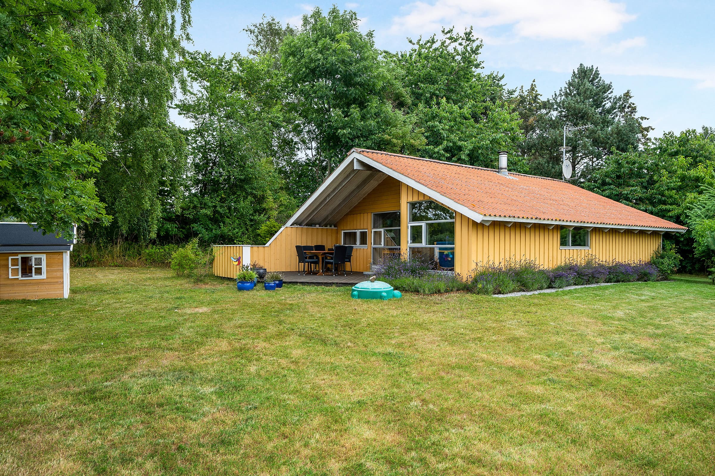 Familievenligt sommerhus tæt på strand - billede 1