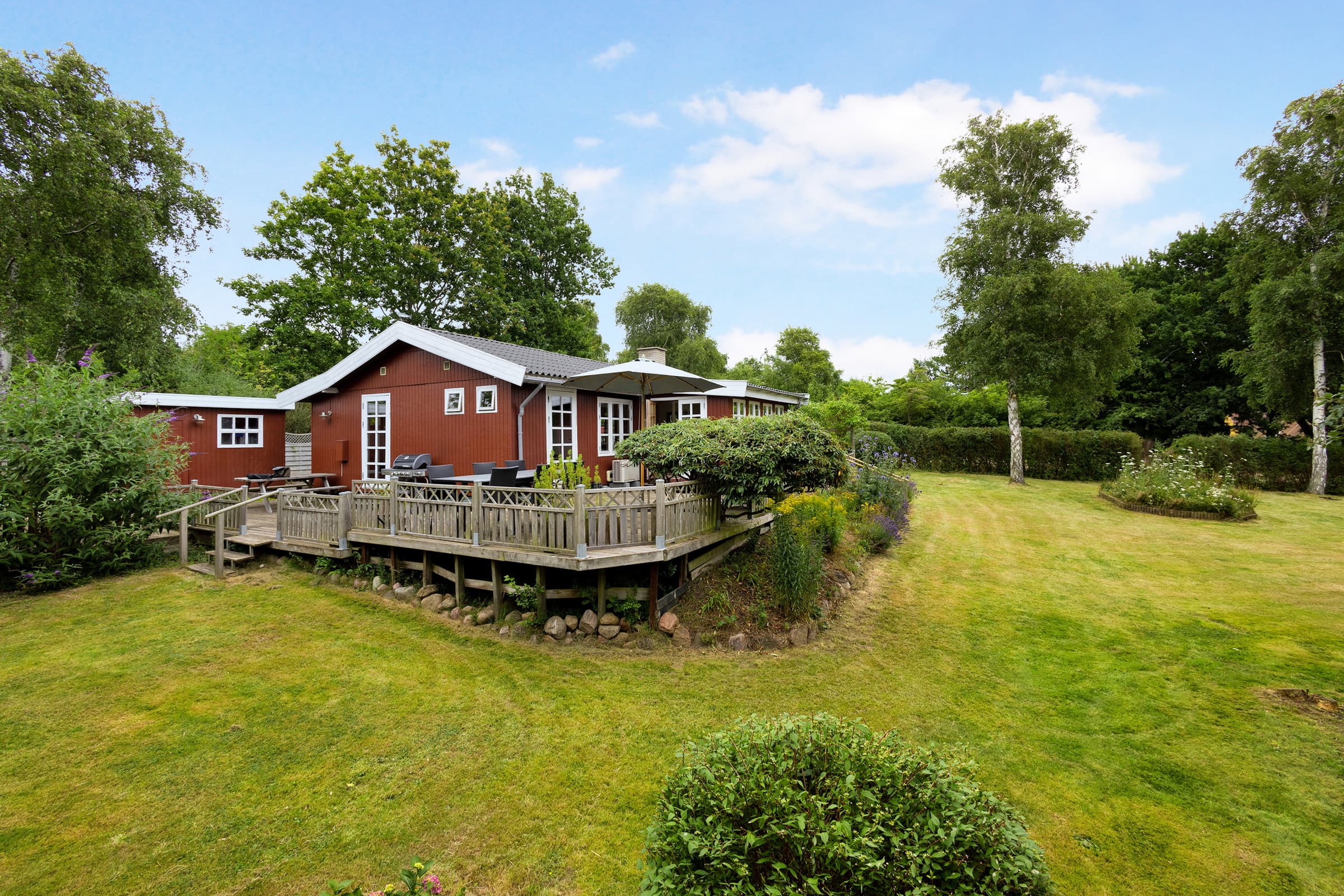 Charmerende sommerhus 450 meter fra havet - billede 1