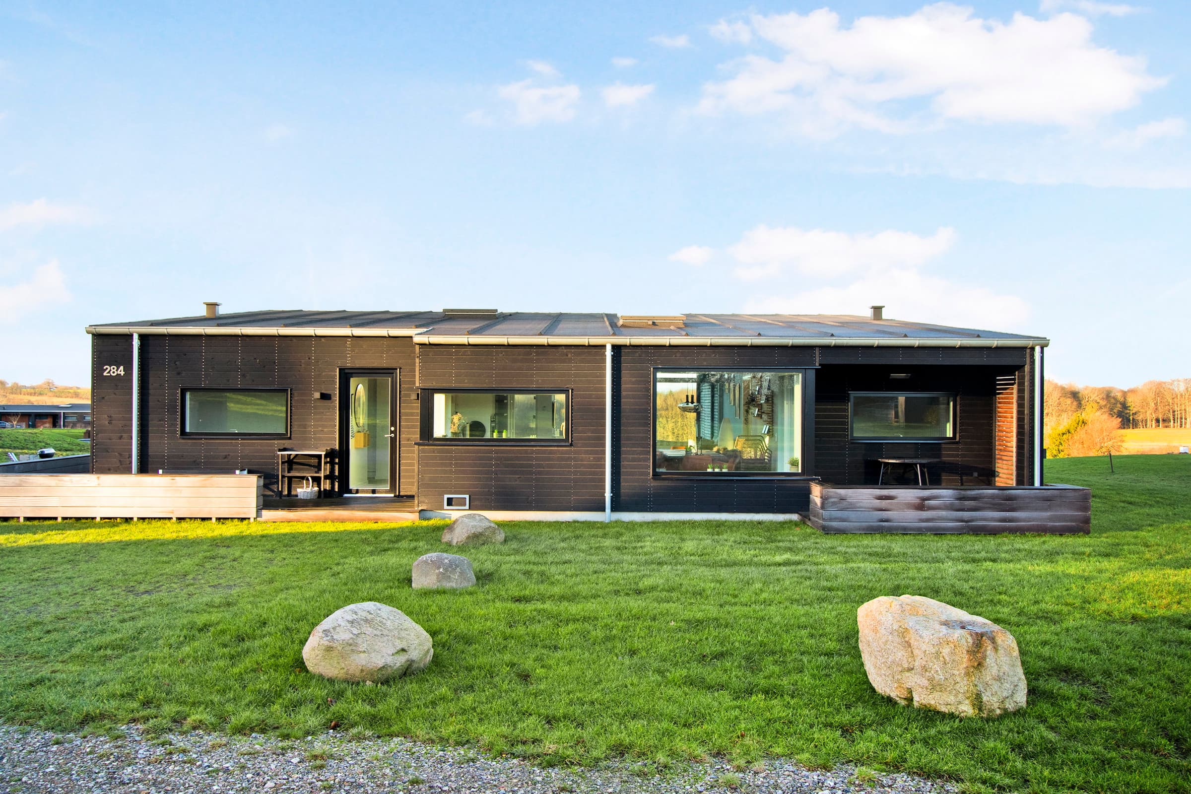 Nyt topmoderne sommerhus ved vandet - billede 1