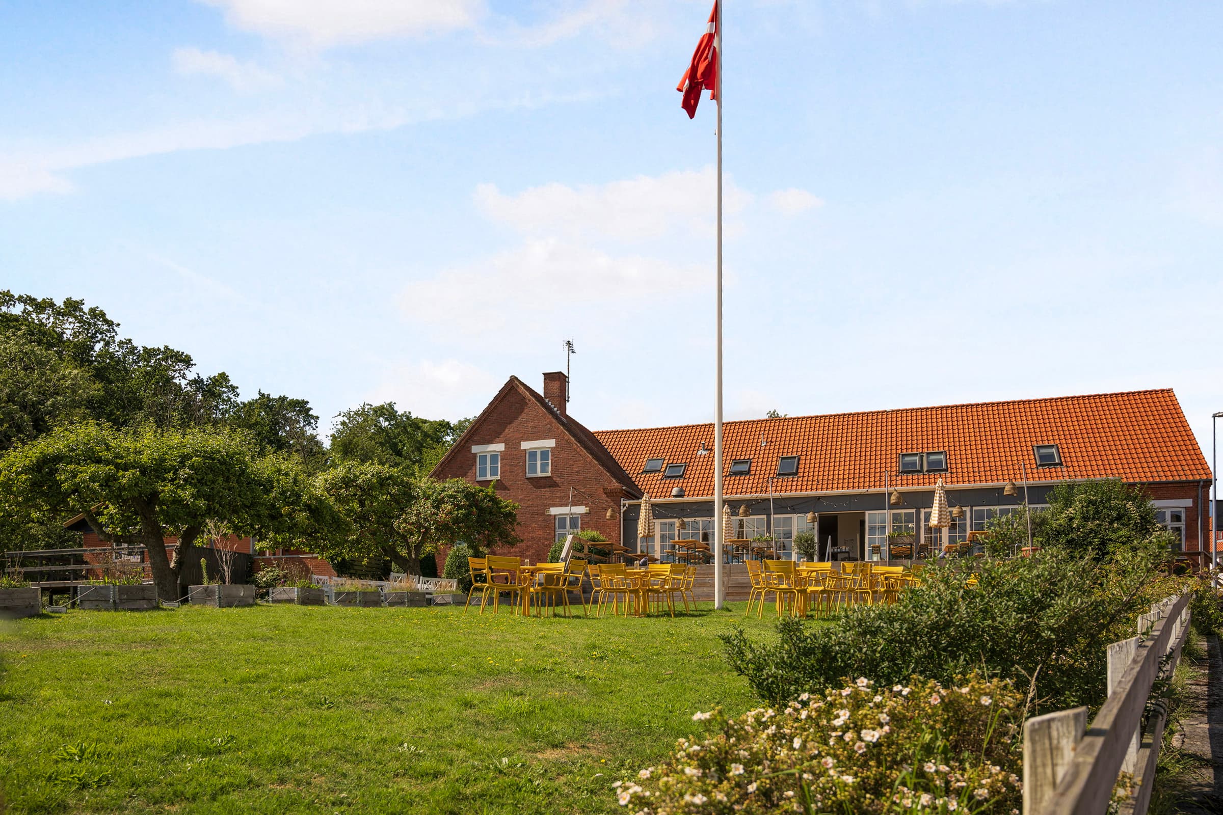 Lækker ferielejlighed (9)tæt ved havet i Årsdale - billede 1