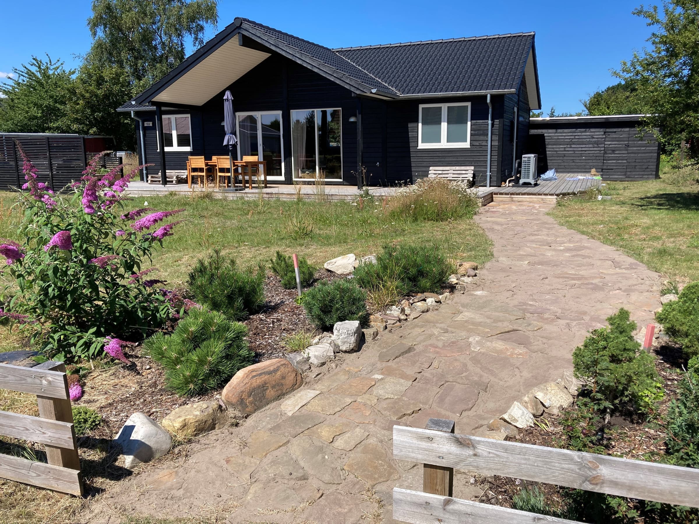 Moderne helårsisoleret hus med alt du behøver! - billede 1