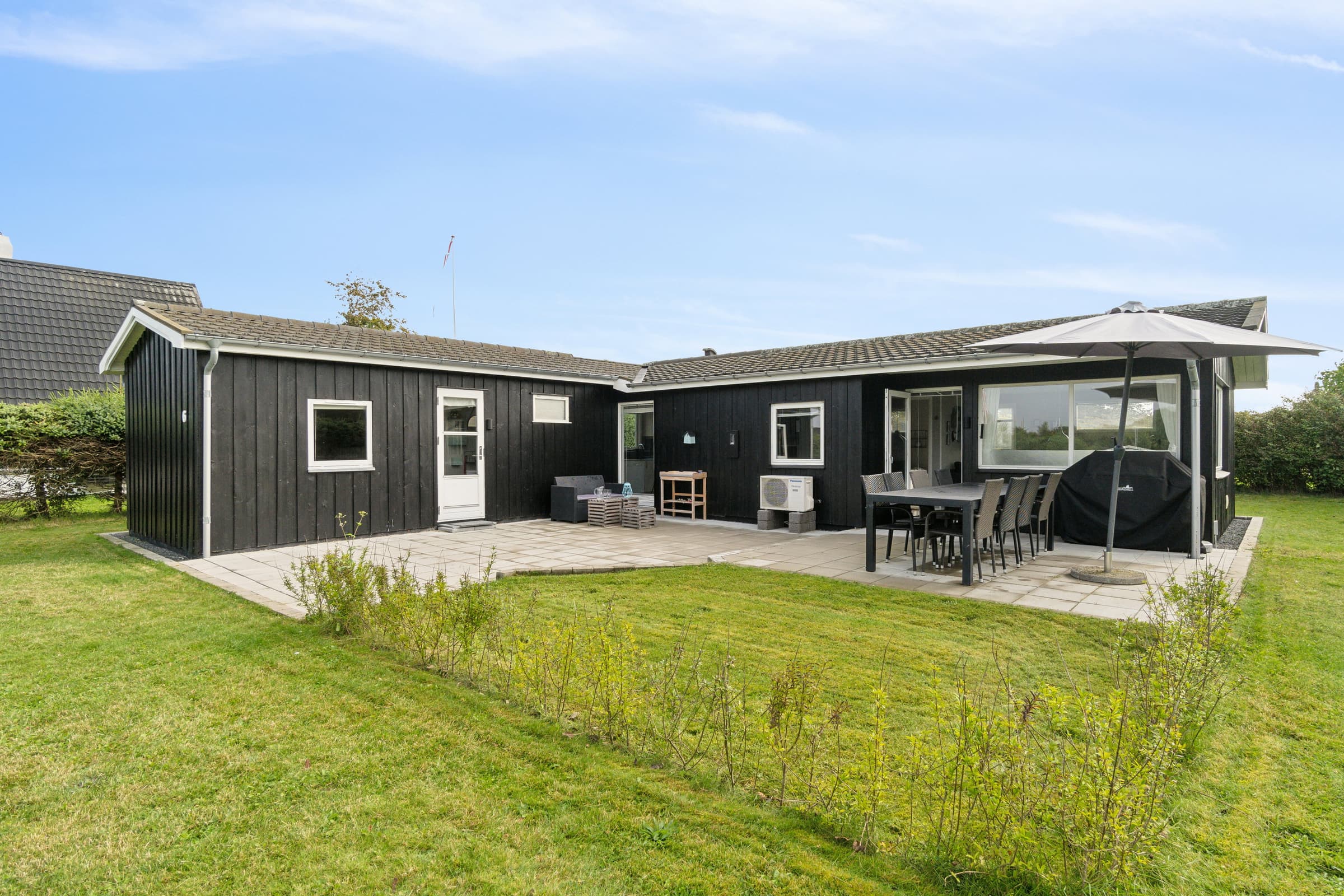 Dejligt sommerhus i Øster Hurup - billede 1