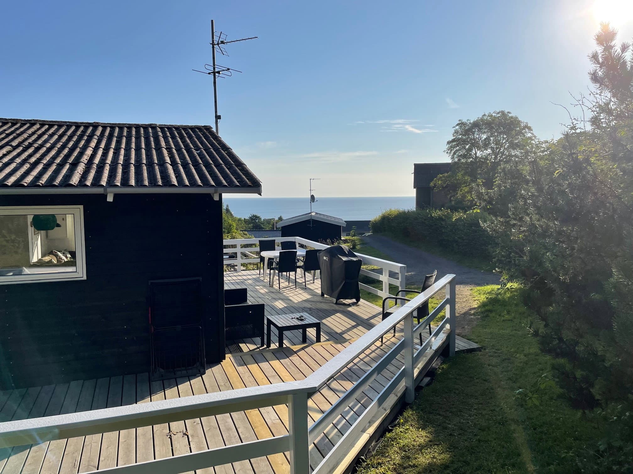 Sommerhus med fantastisk udsigt  - billede 1