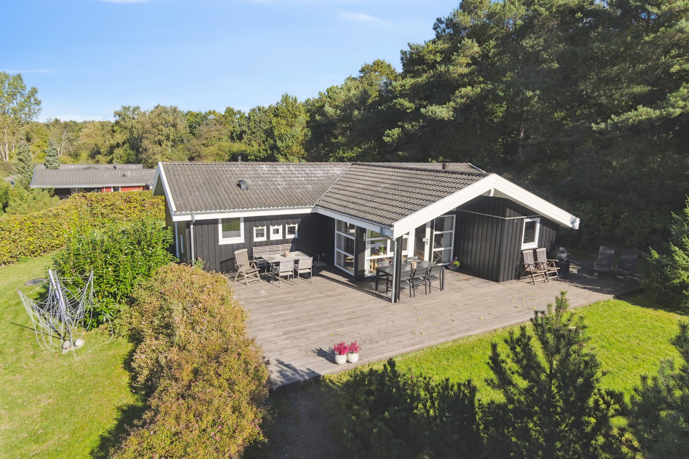 Lækkert 10 personers sommerhus med sauna og spa. - billede 1