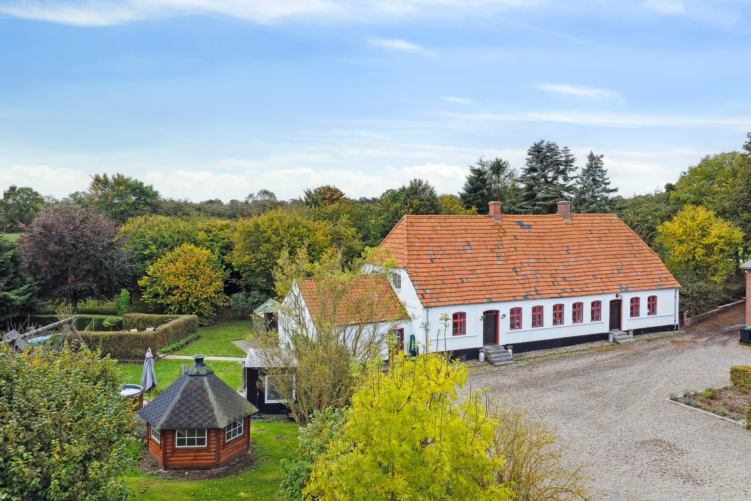 Landidyl med vildmarksbad, sauna og aktivitetsrum - billede 1