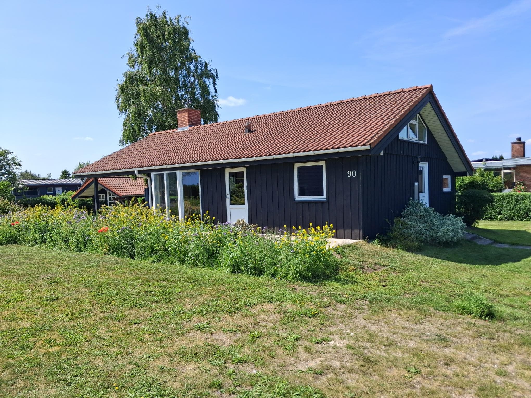 Hyggeligt sommerhus tæt på strand og skov - billede 1