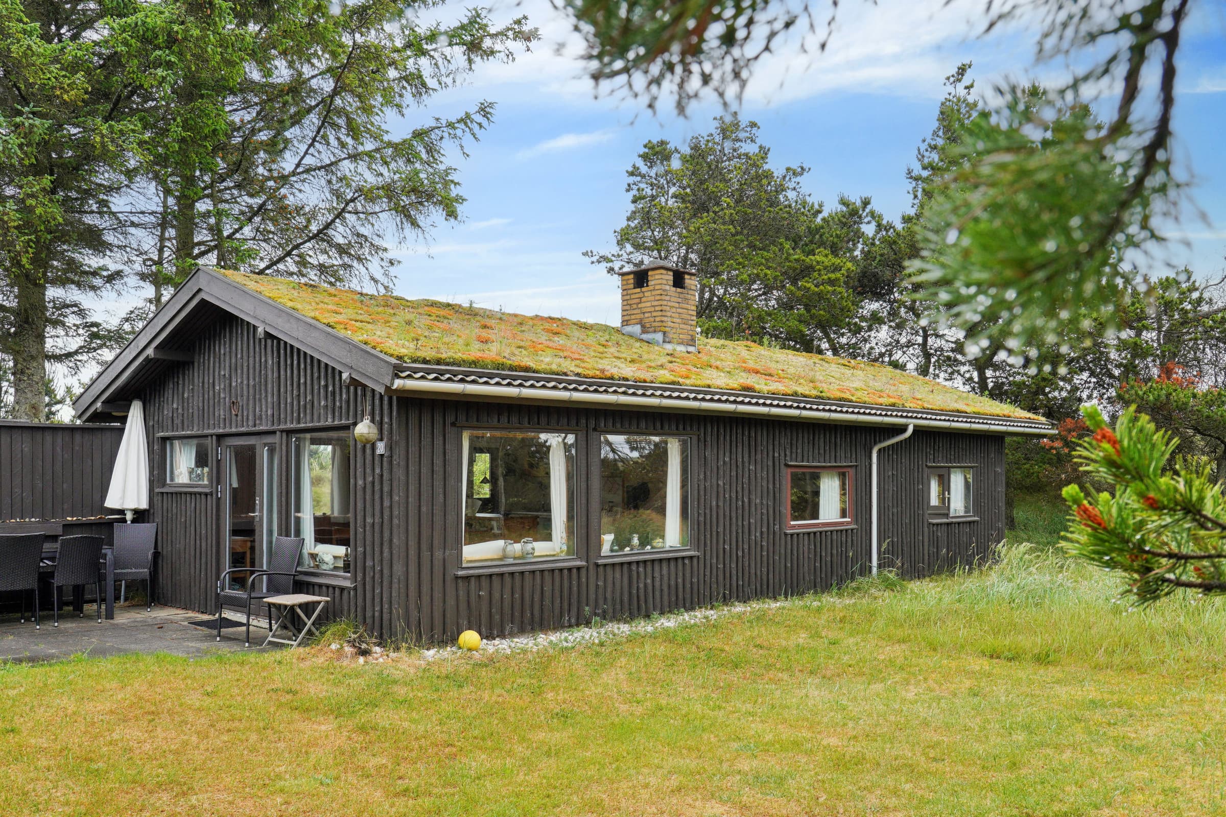 Dejligt sommerhus tæt på Vesterhavet - billede 1
