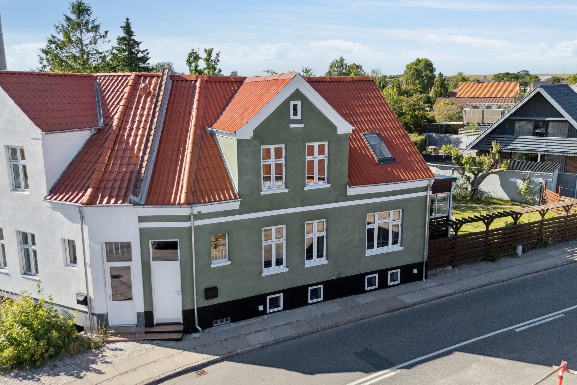 Feriehus med billard, have og god beliggenhed - billede 1