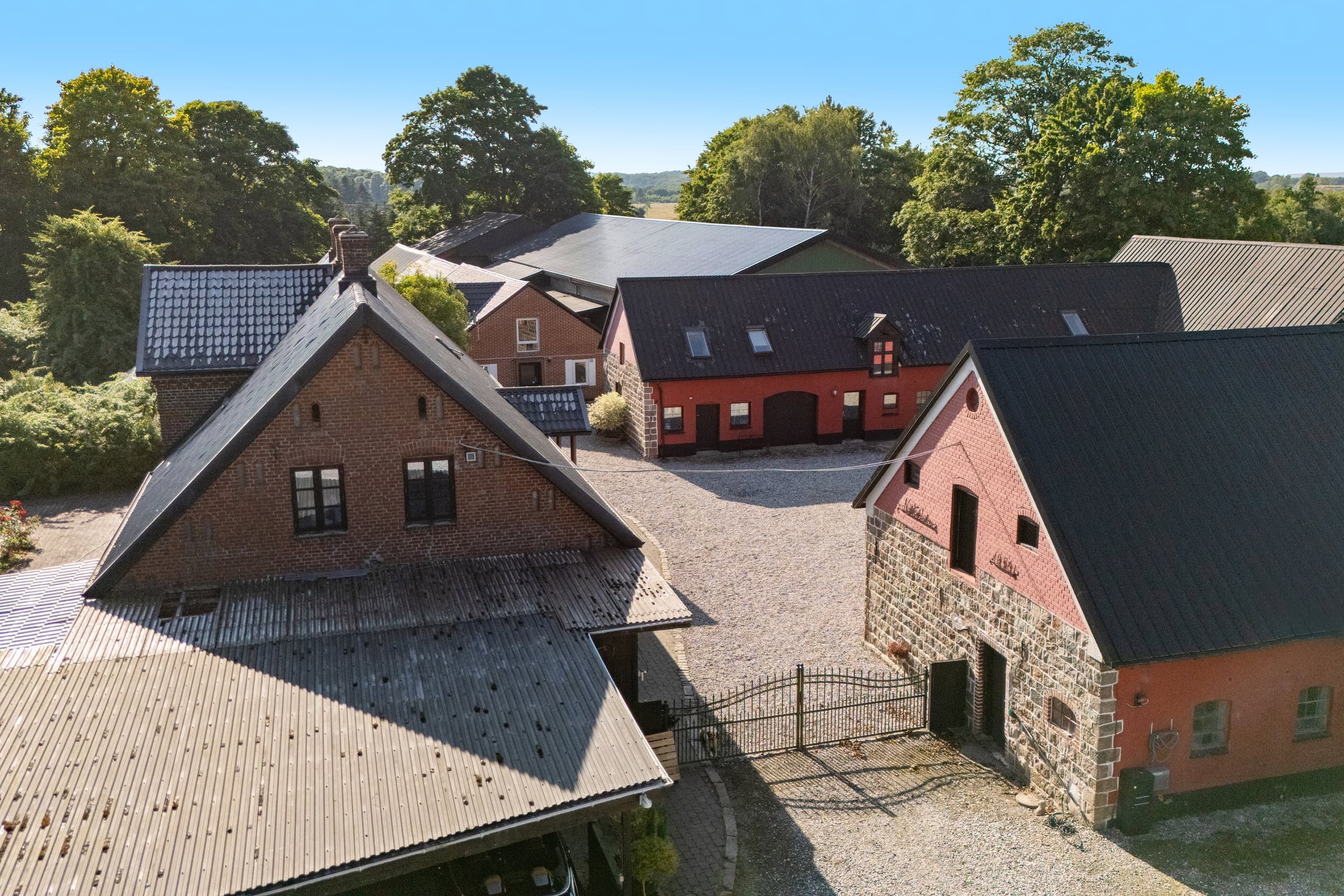 Lækkert hus med pool tæt på skønne Aarhus - billede 1