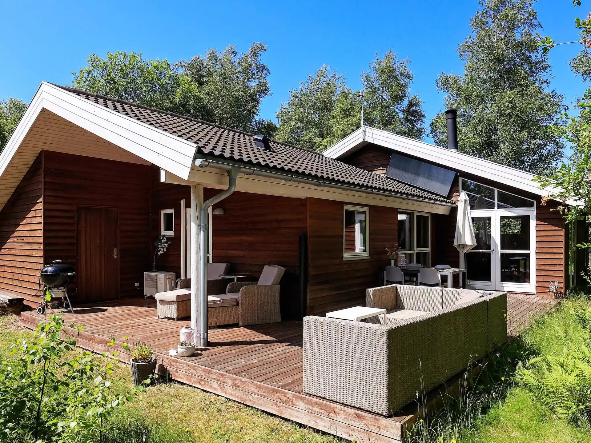 Hyggeligt sommerhus med spa og brændeovn - billede 1