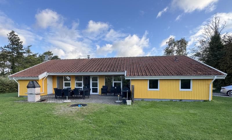 Familievenligt poolhus tæt på Marielyst Strand - billede 1