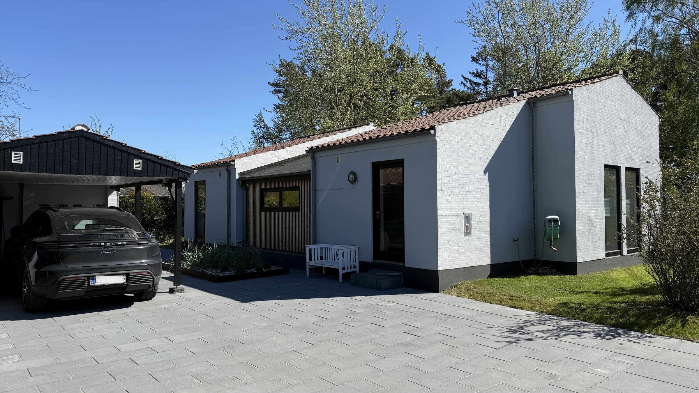 Moderne sommerhus med topbeliggenhed i Marielyst - billede 1
