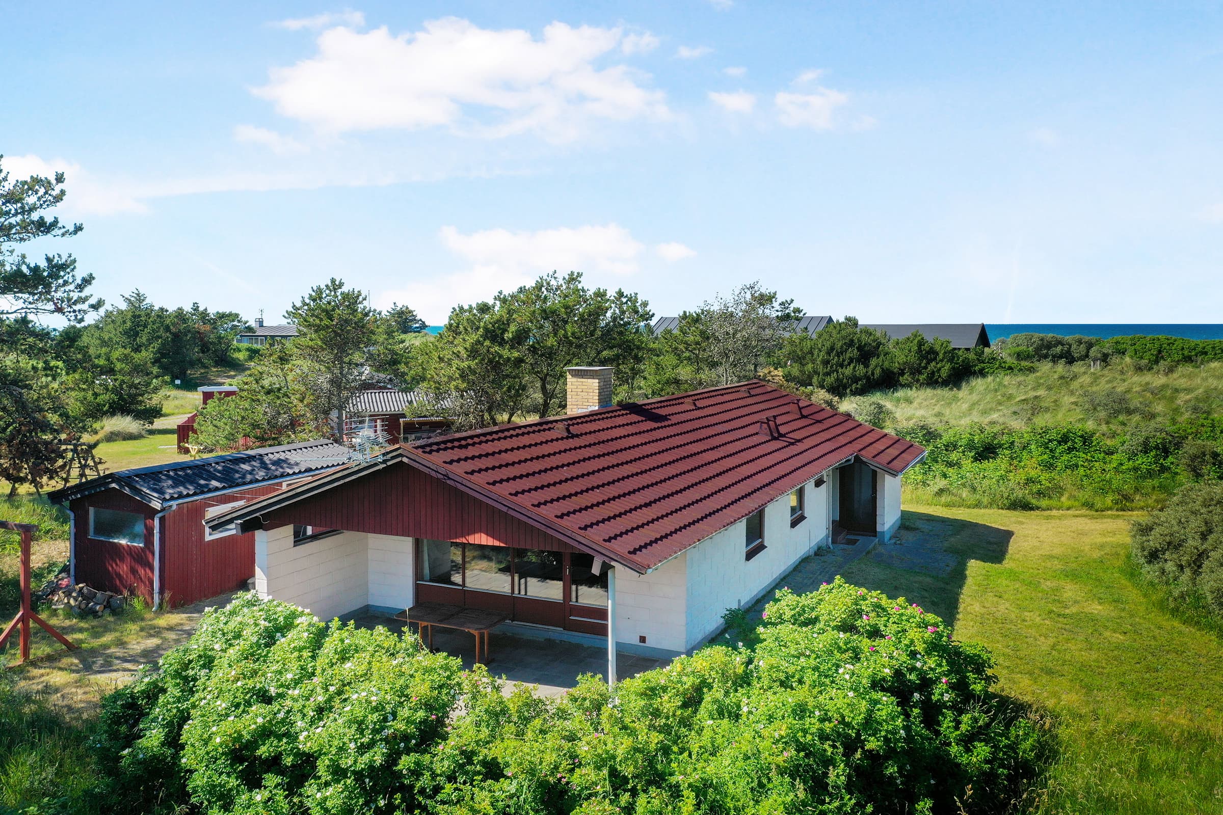 Hyggeligt sommerhus ved fantastisk sandstrand - billede 1