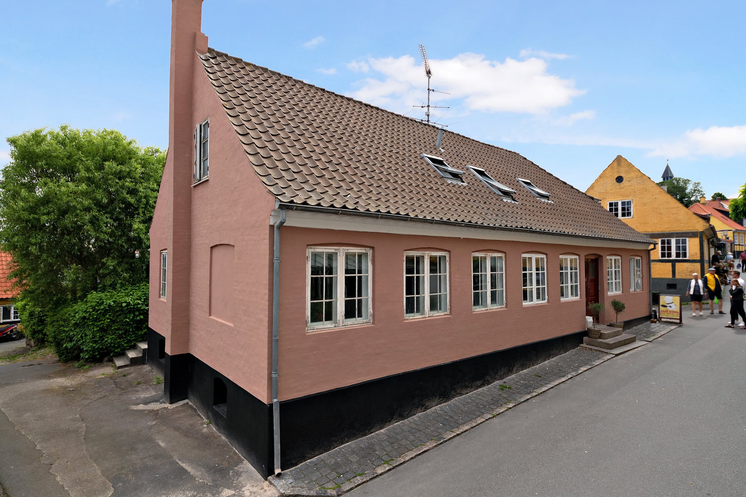 Hyggeligt, unikt hus nær havnen i Gudhjem - billede 1