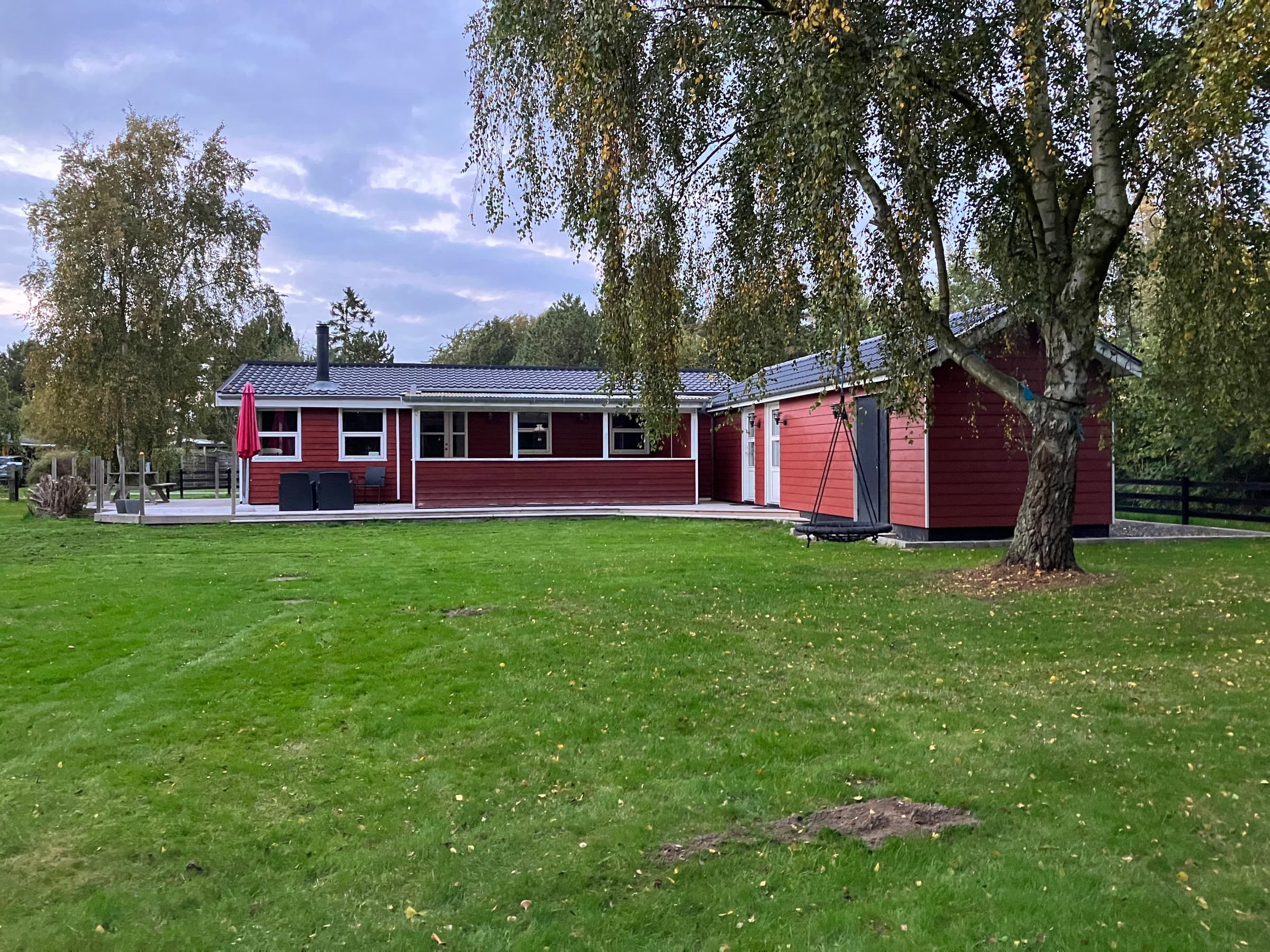 Naturskønt sommerhus med shelter og bålplads - billede 1