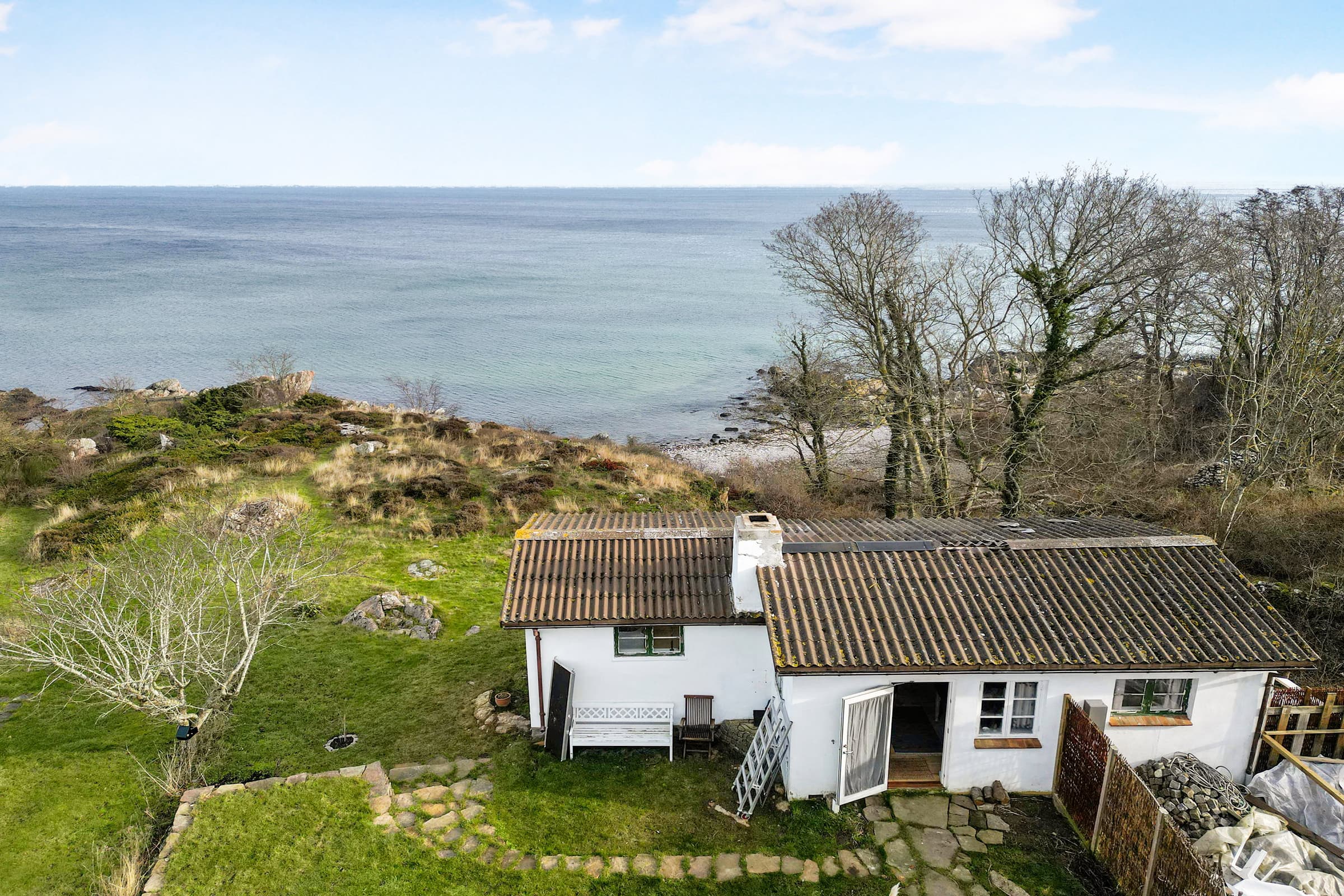 Sommerhus på Bornholm direkte ud til havet - billede 1