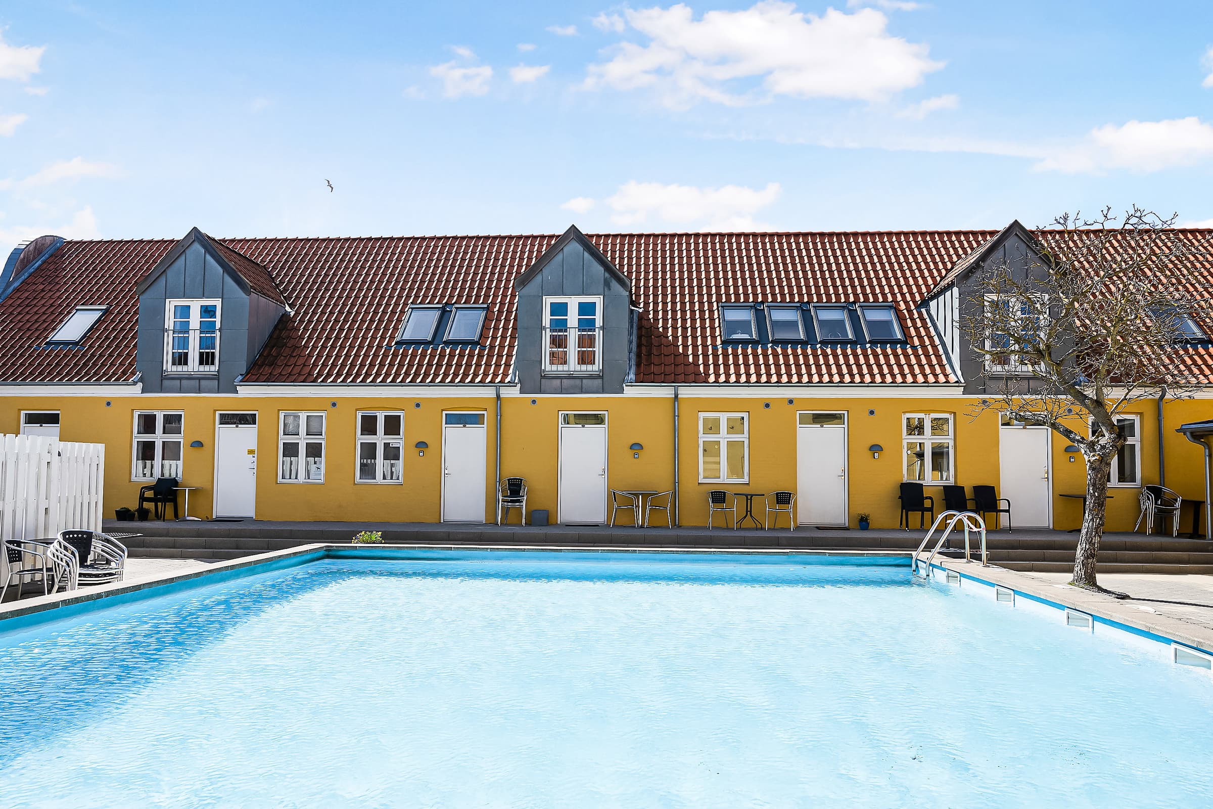 Ferielejlighed med pool på Bornholm - billede 1