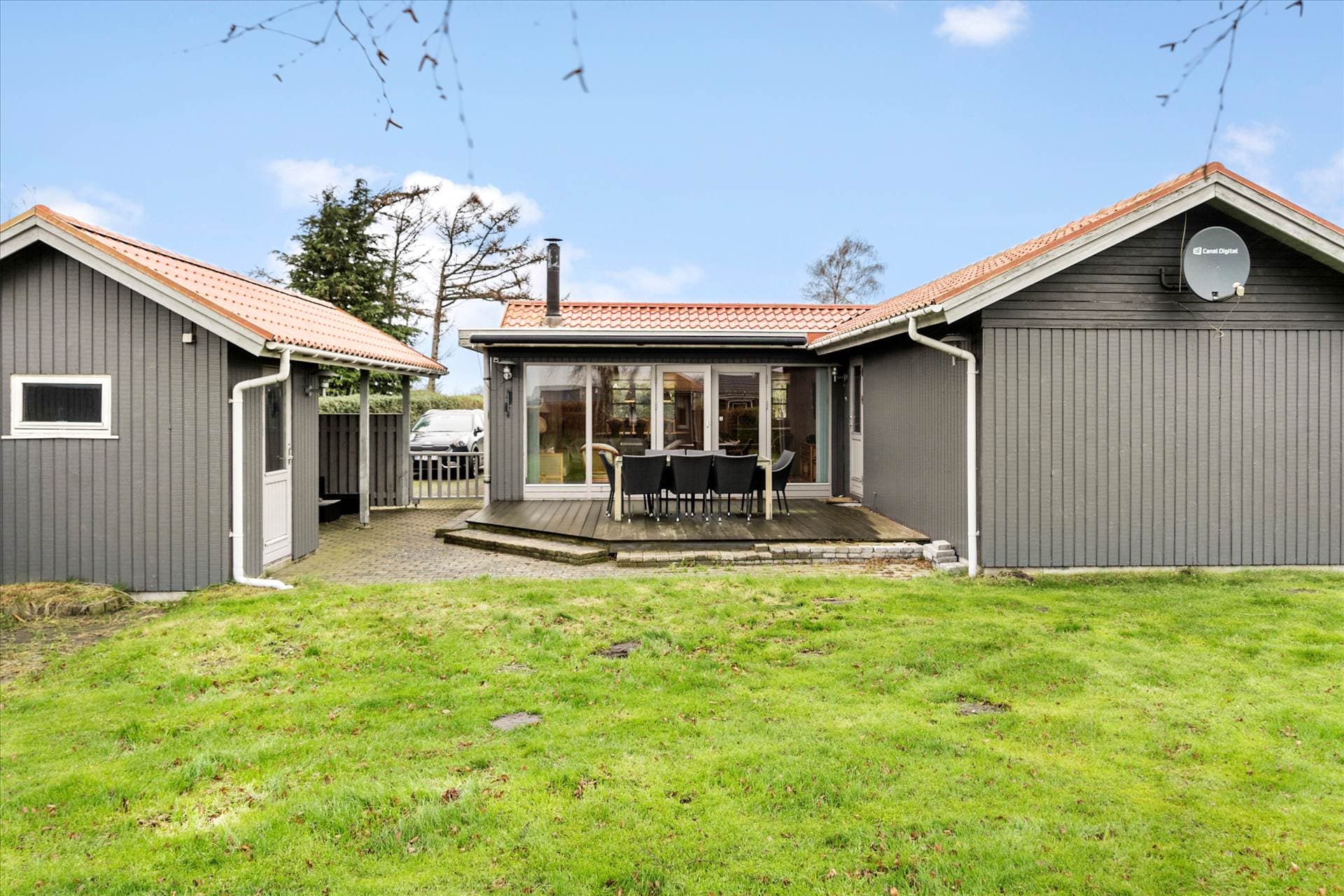 Dejligt sommerhus på strandkanten ved Tørresø - billede 1