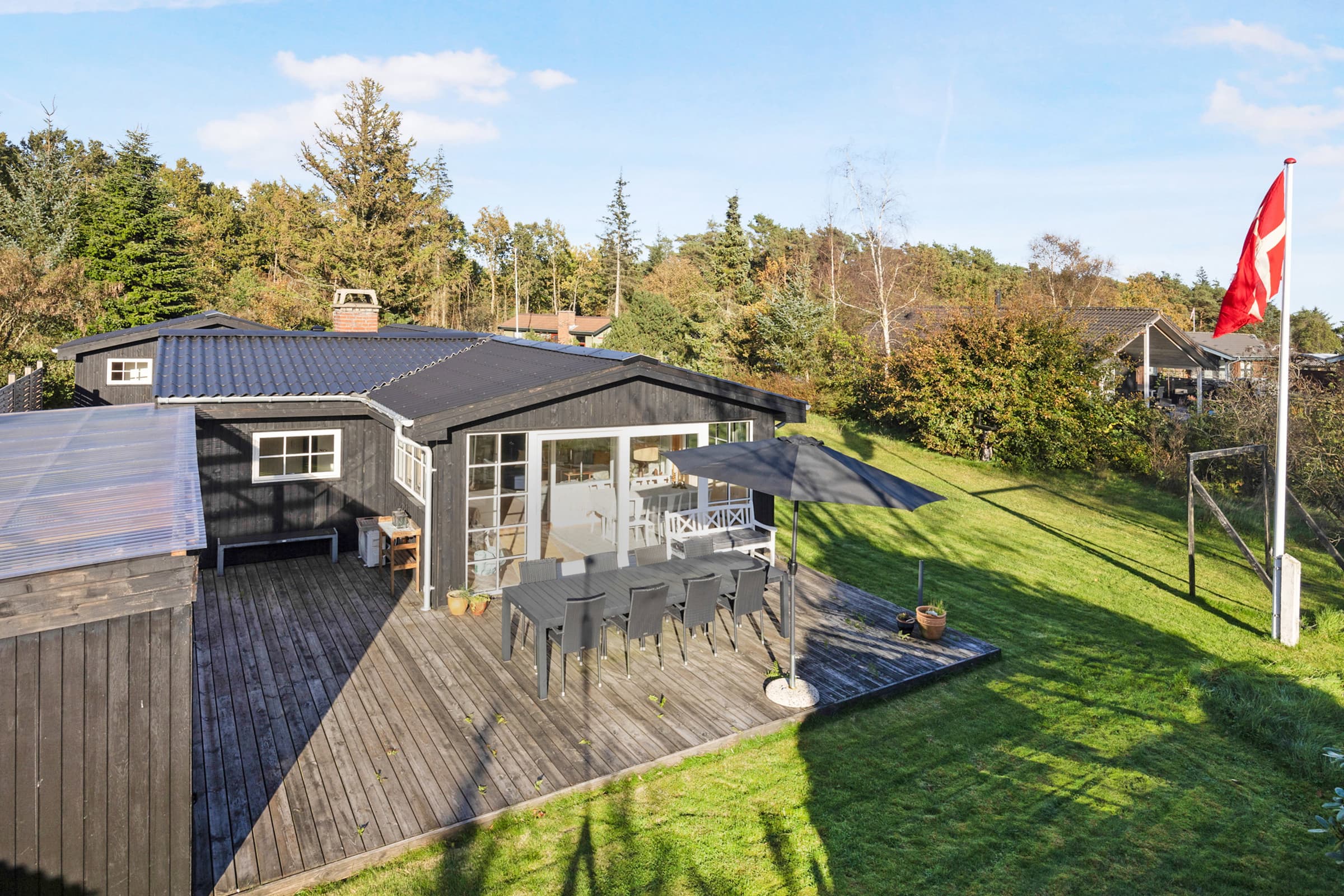 Dejligt sommerhus i Hals med 250 m til stranden - billede 1