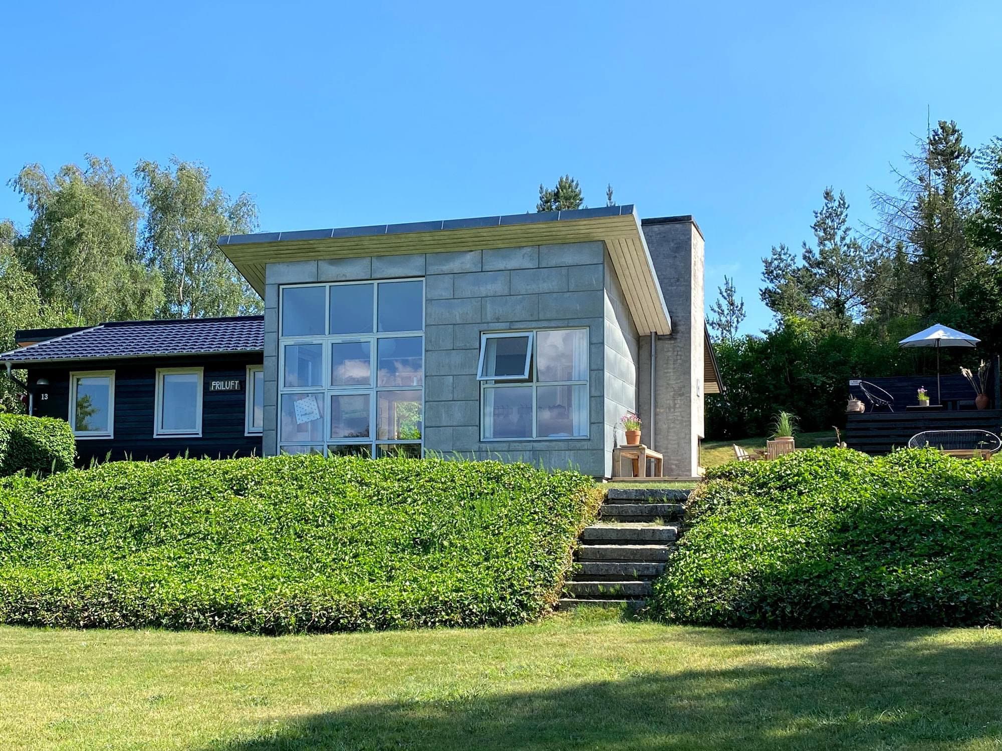 Dejligt sommerhus med fantastisk udsigt - billede 1