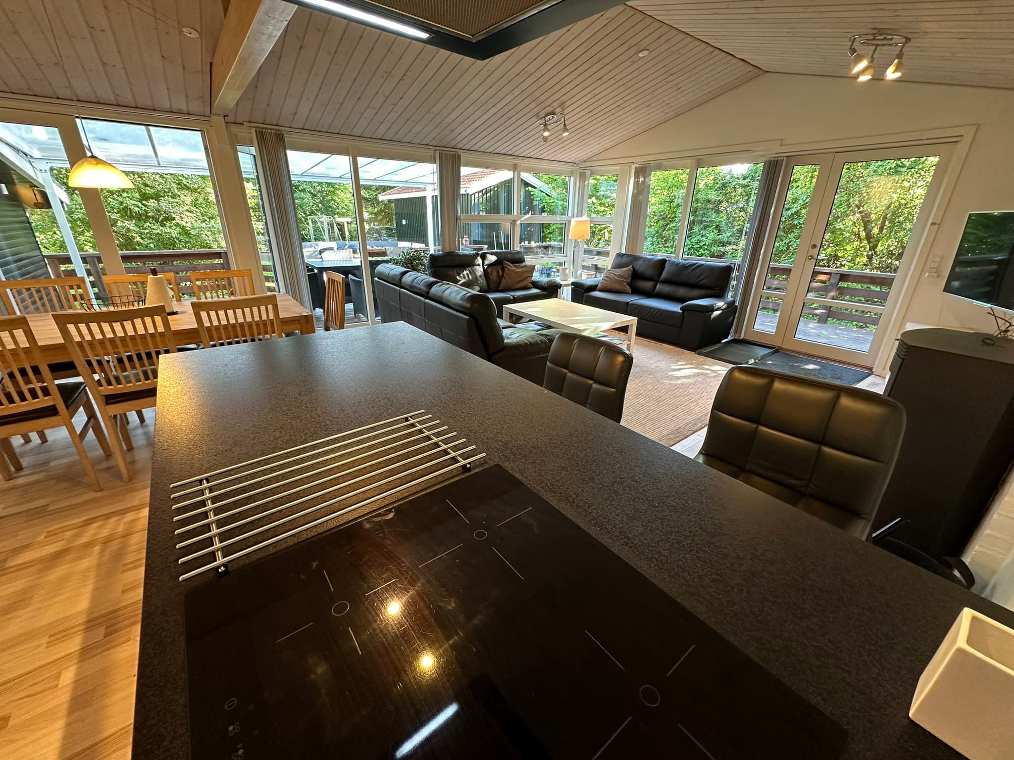 Lækkert feriehus på 100m2 - 600m fra havet. - billede 1