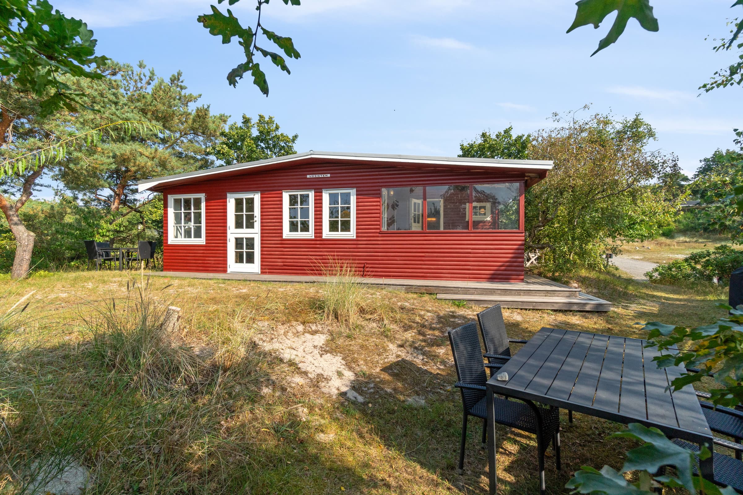 Klassisk sommerhus ved badestrand i Boderne - billede 1
