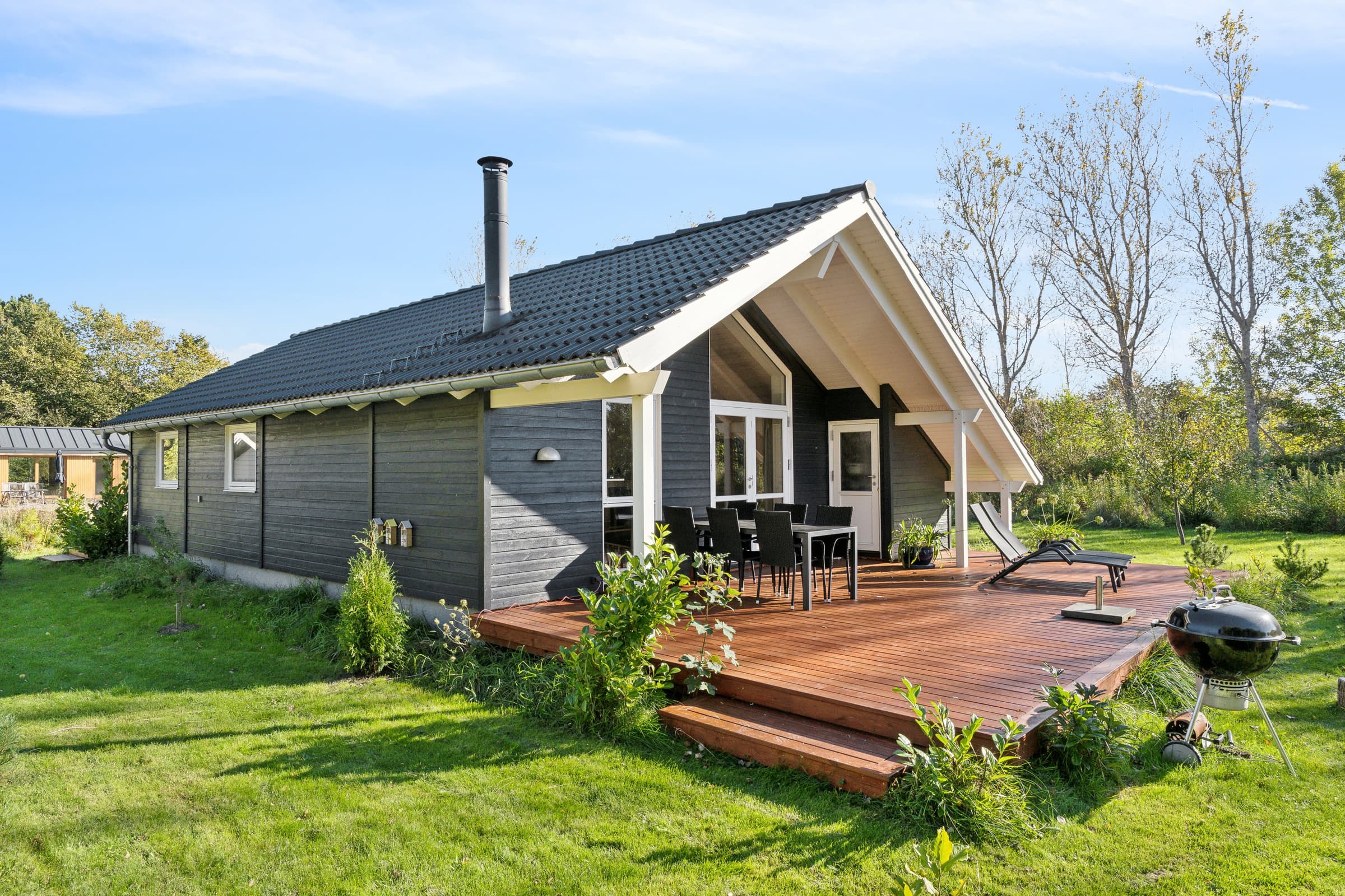 Hyggeligt sommerhus med gåafstand til stranden - billede 1