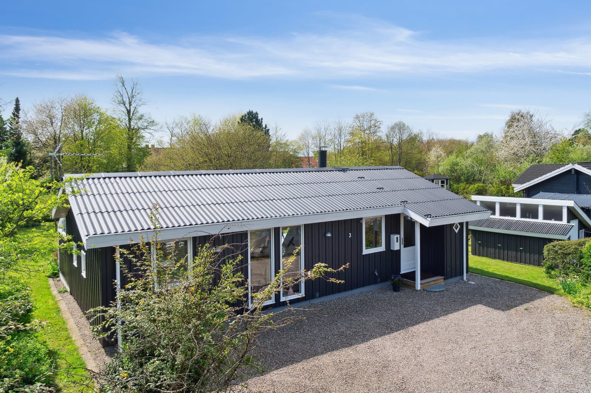 Sommerhus i naturskønt område - billede 1