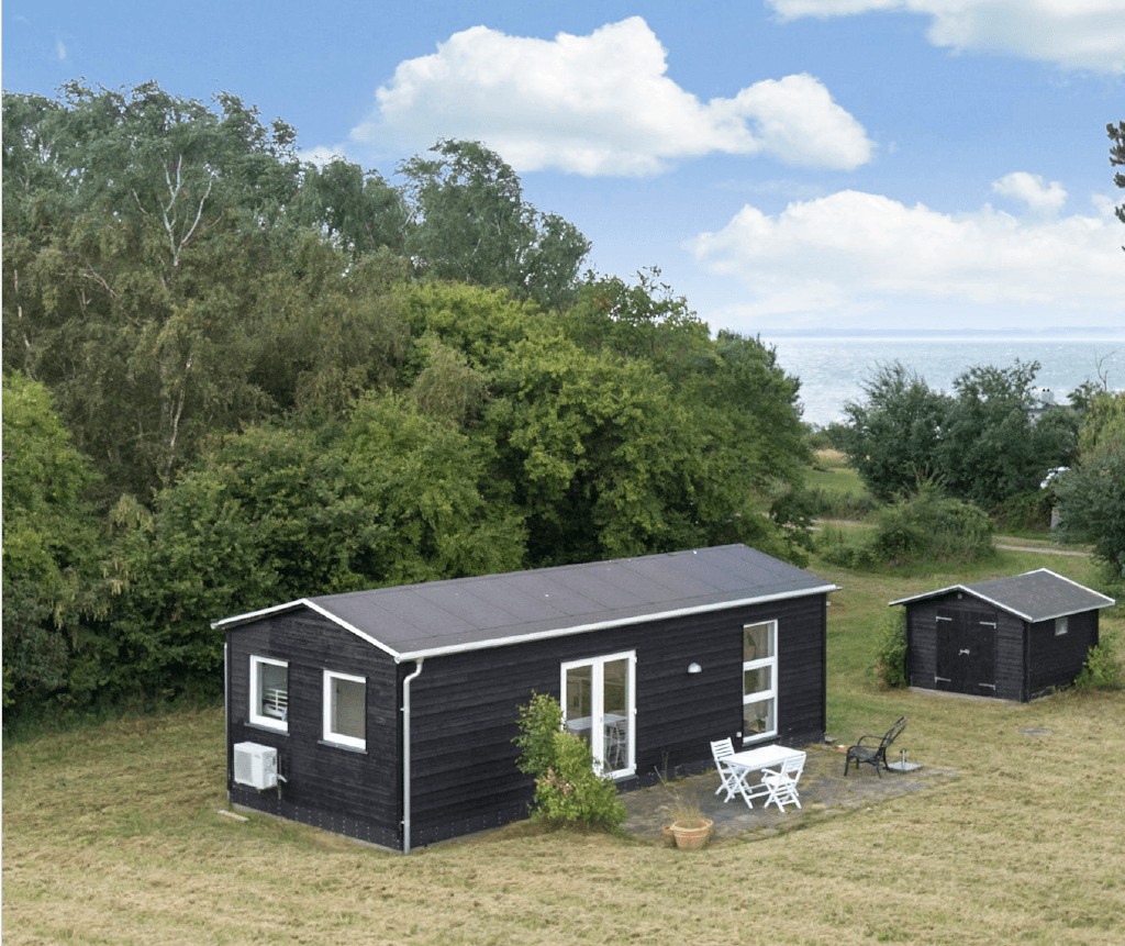 Dejligt sommerhus tæt på vandet - billede 1