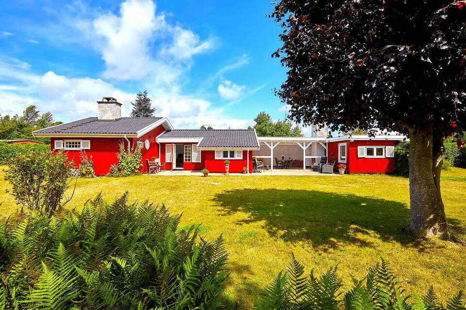 Familievenligt sommerhus, ugenert, 3 terrasser - billede 1